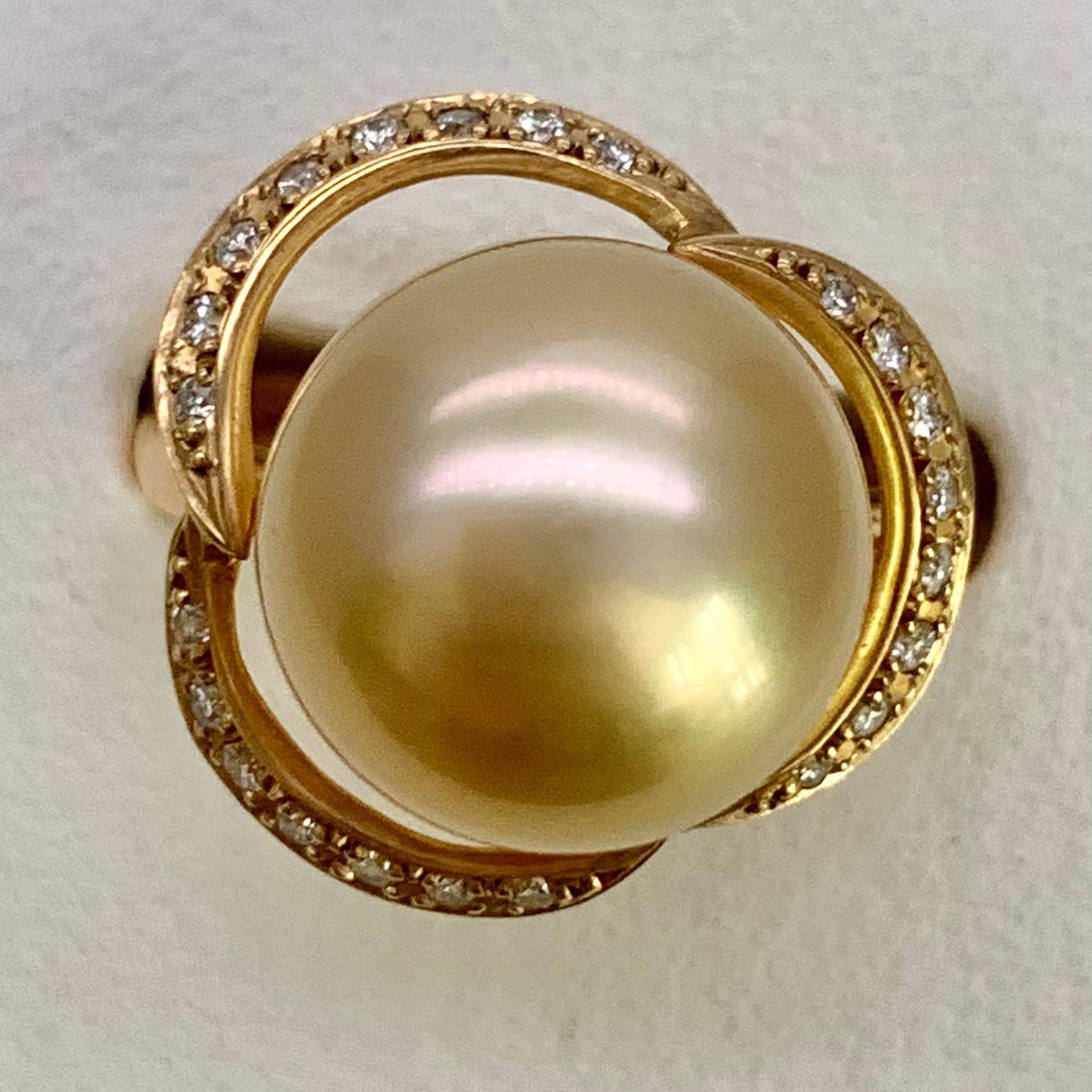 Gold South Sea Pearl Gold Diamond Ring, 'R55' For Sale 1