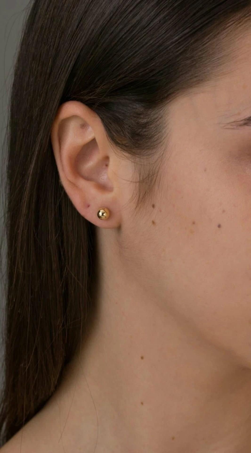 Gold Sphere Studs 14k Solid Gold Genuine Solid Gold Jewelry Small Sphere. In New Condition For Sale In Chicago, IL