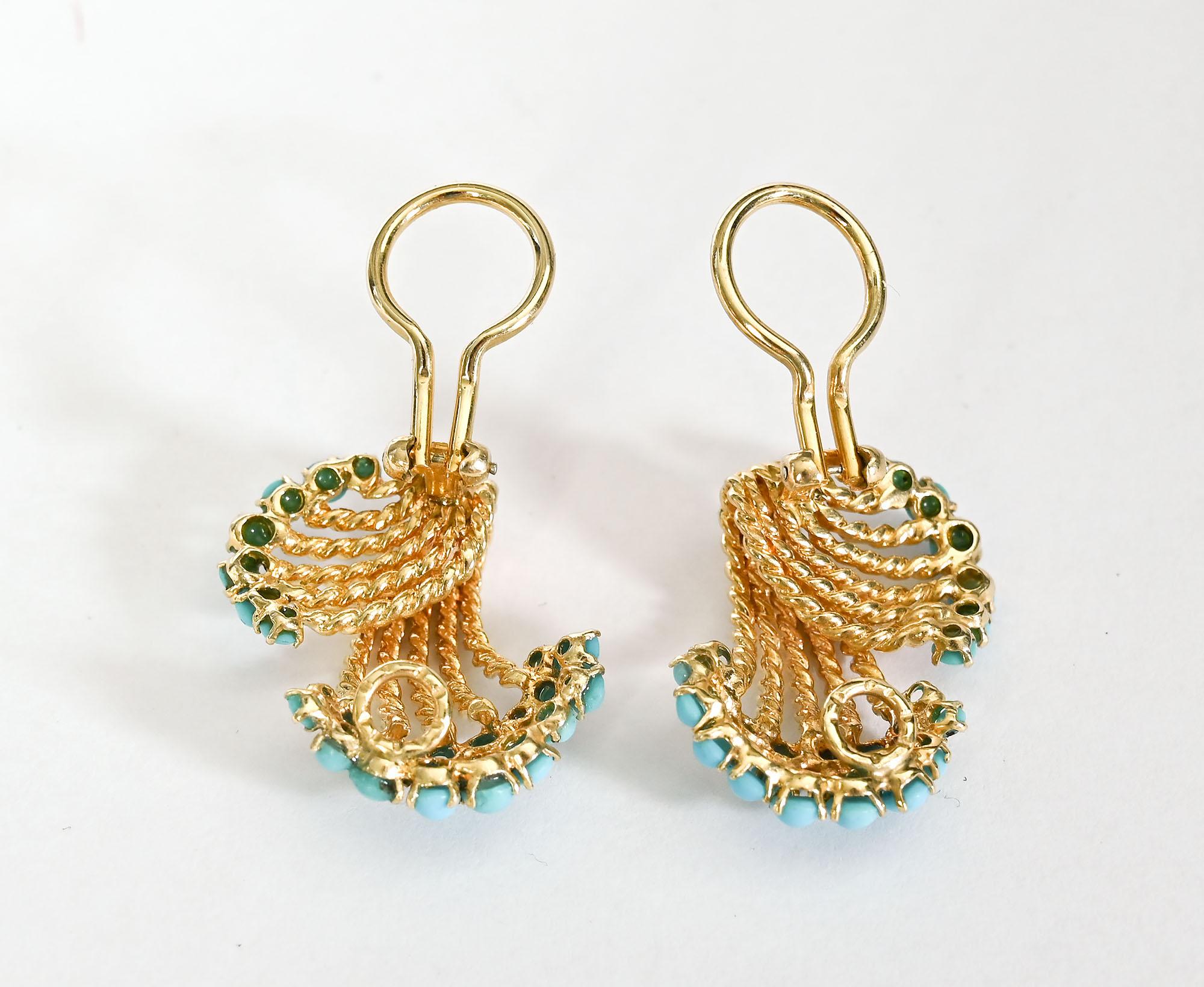 Gold Spray Earrings with Turquoise In Excellent Condition For Sale In Darnestown, MD