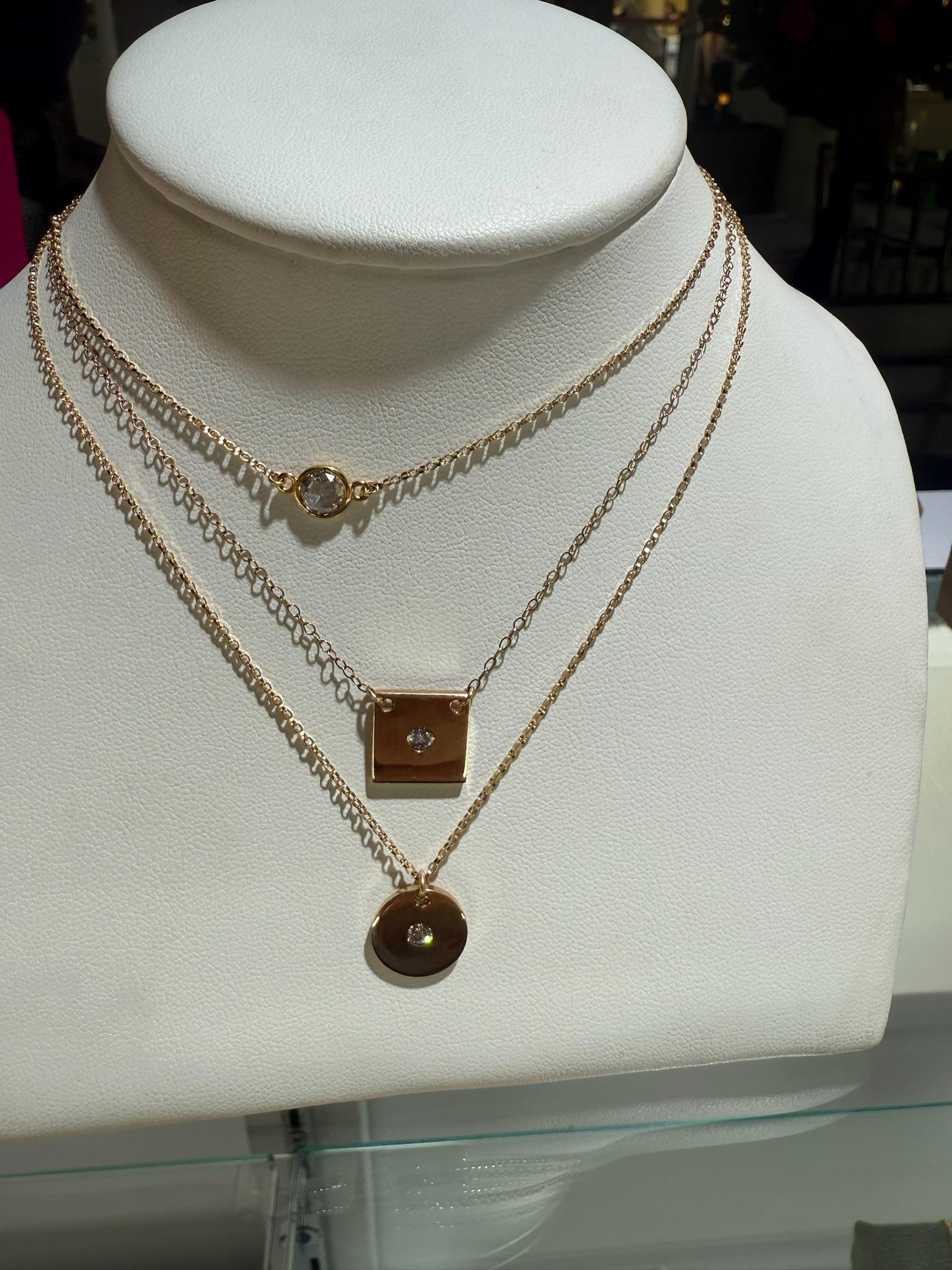 Collana a dischi quadrati in oro in vendita 2