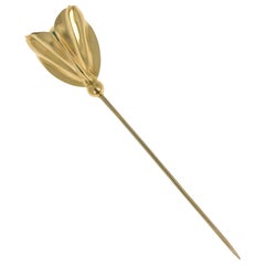 Cartier 1950s Chalcedony Yellow Gold Stick Pin Brooch