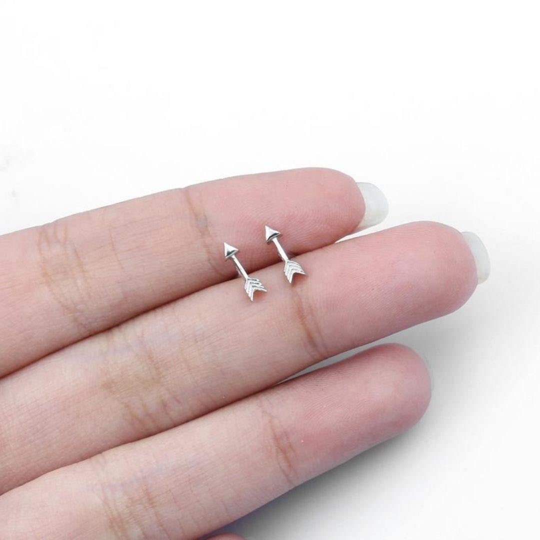 minimalist gold stud earrings