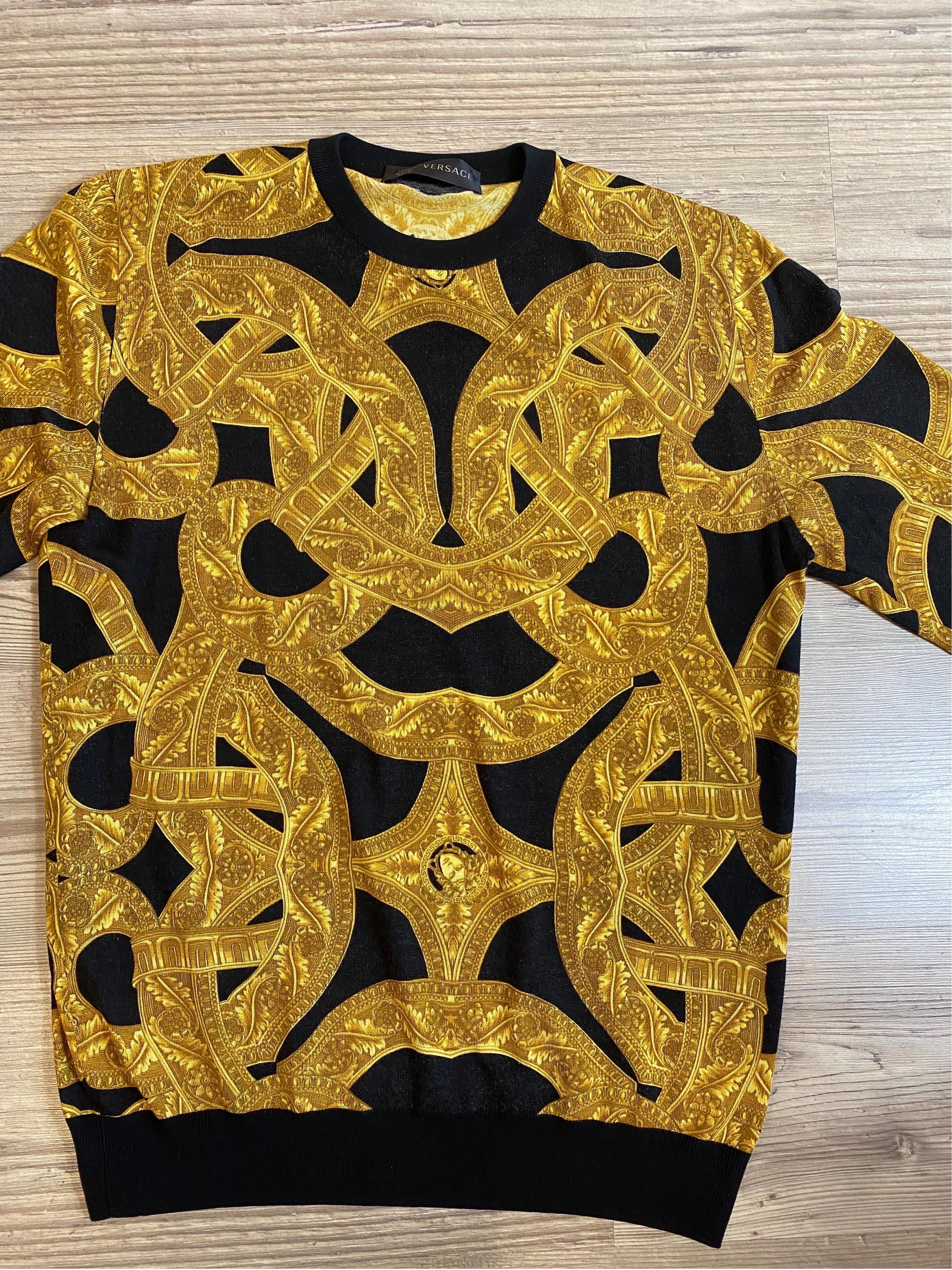 Gold sweater Versace For Sale 2