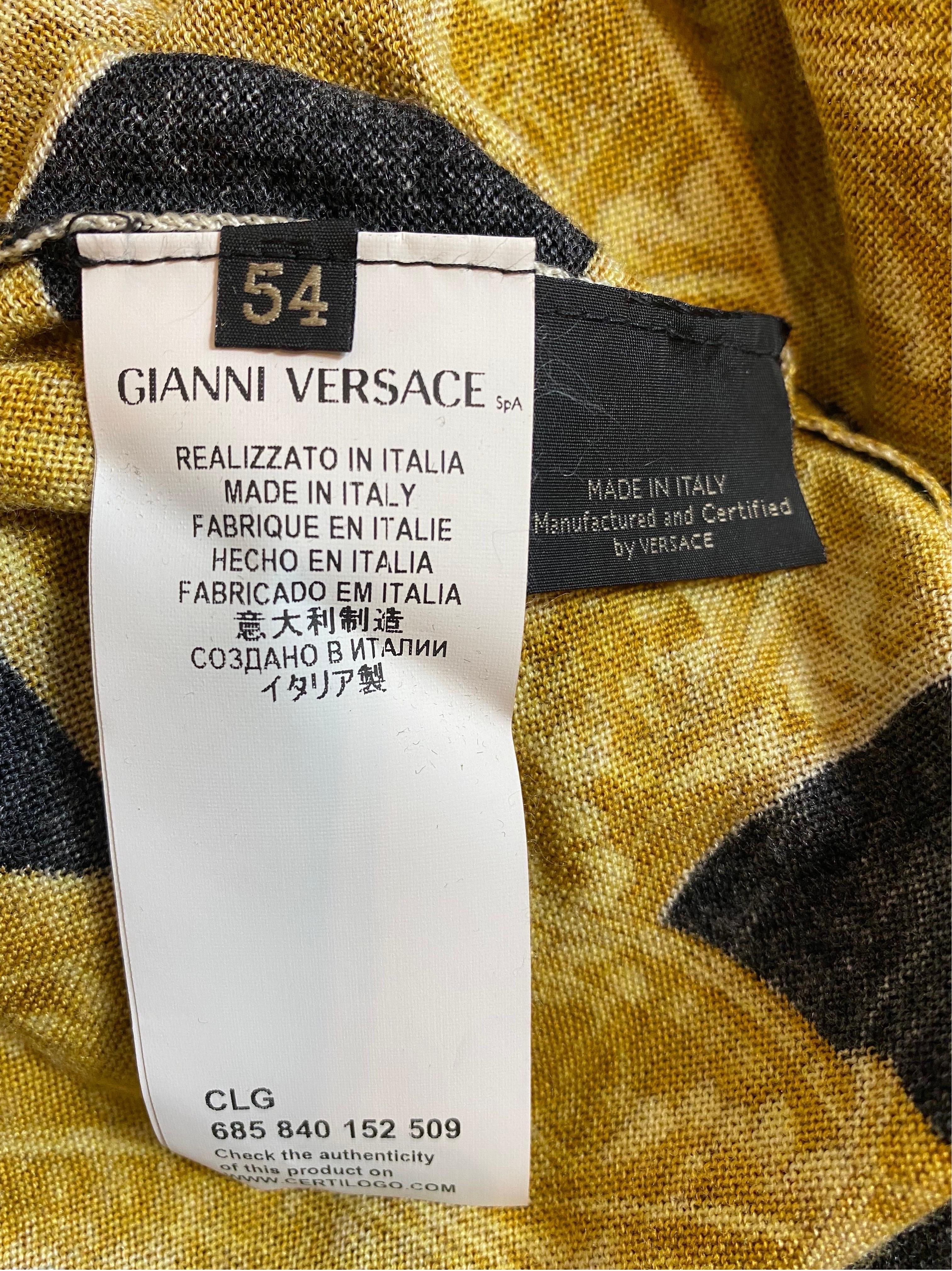 Gold sweater Versace For Sale 4