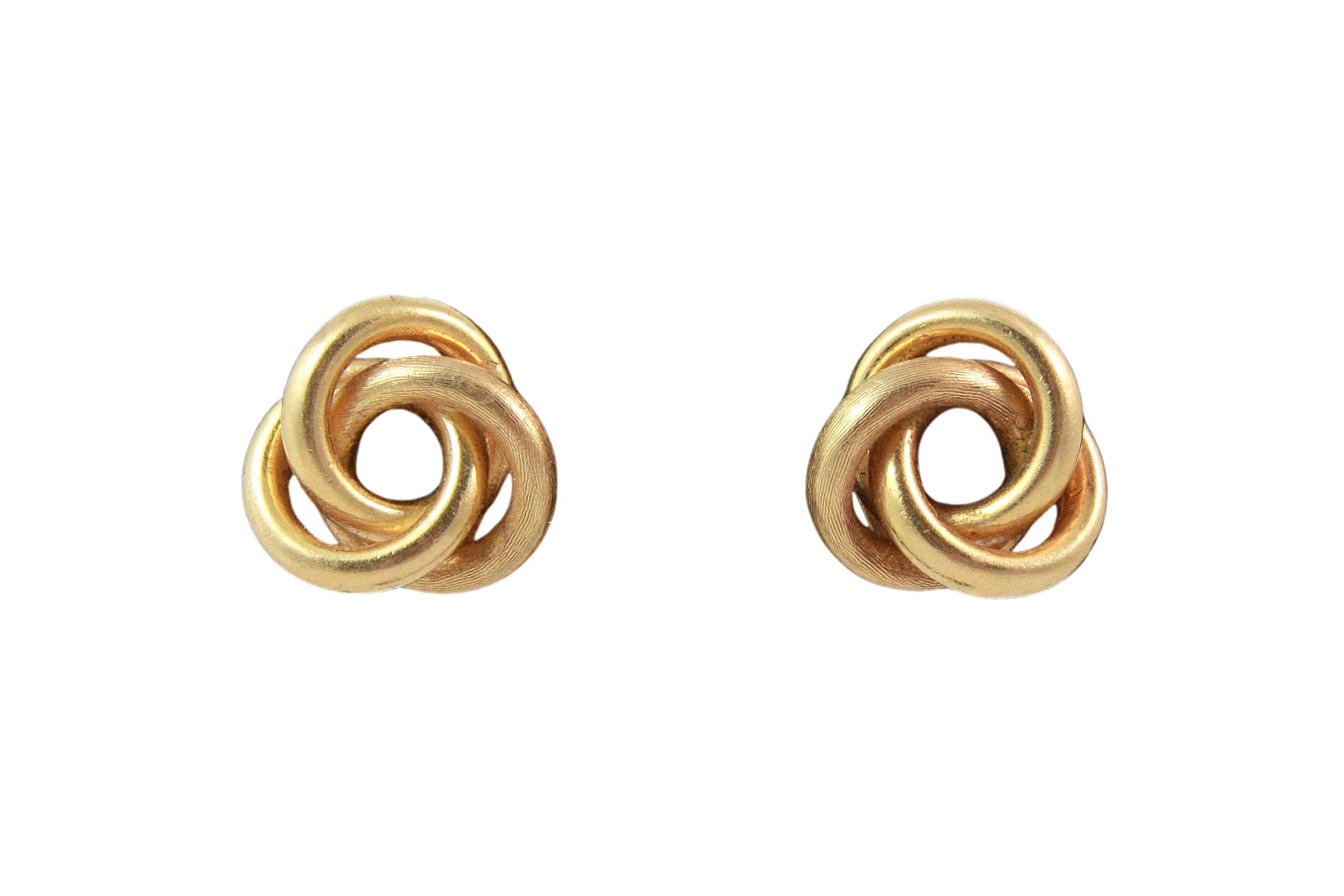 18K Gold Italienisch KNOT Ohrringe
14K Gold Ohrring Backings
Italienisch
Unbekannter Designer