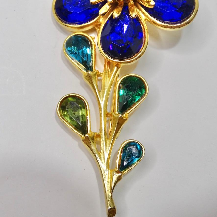Gold Synthetic Stone Flower Brooch In Good Condition For Sale In Scottsdale, AZ