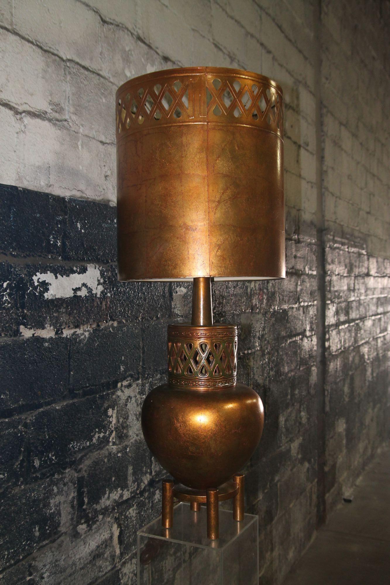 Mid-Century Modern Gold Table Lamp Attributed to James Mont For Sale