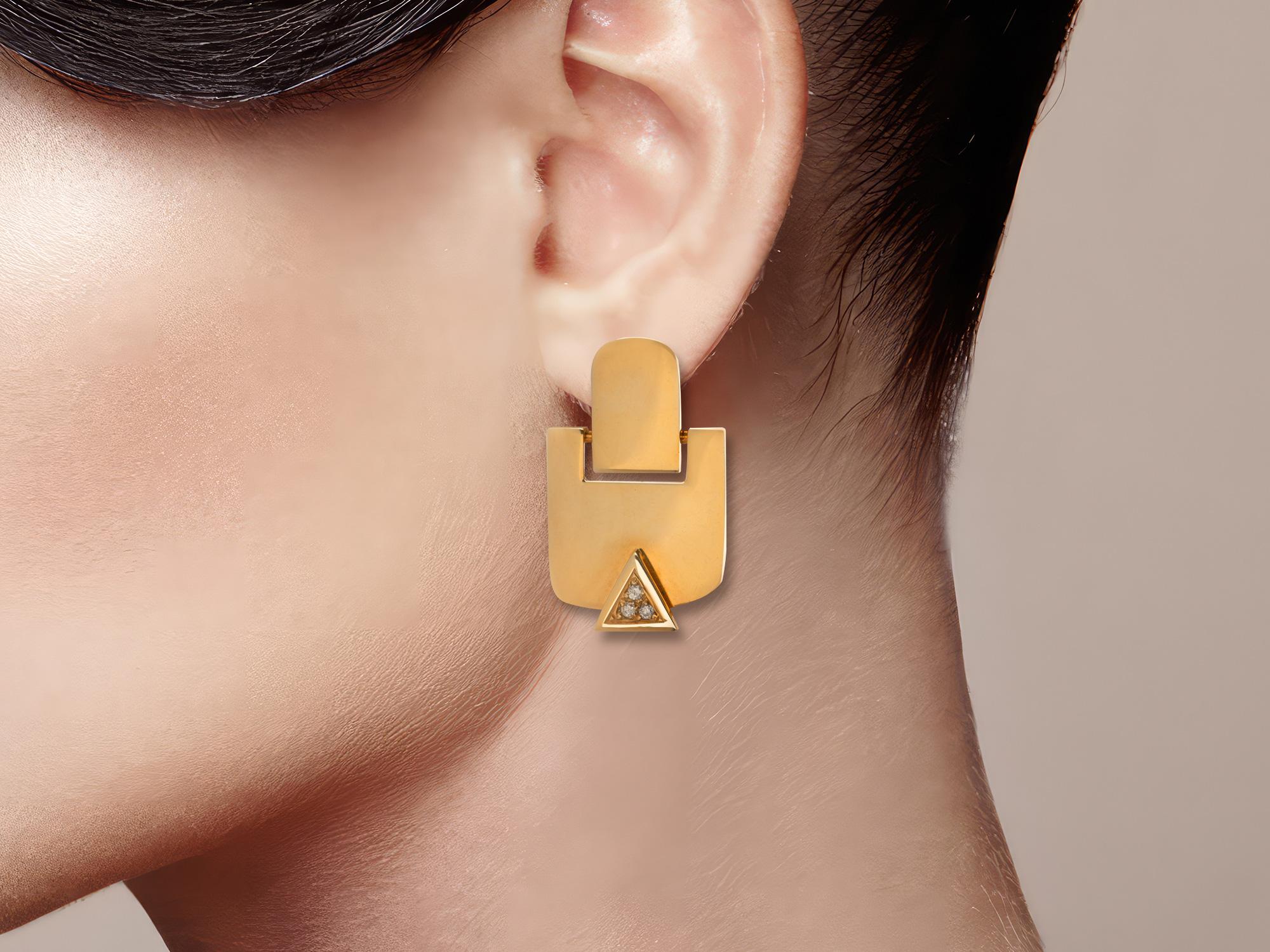 Boucles d'oreilles très classiques en or jaune 14k et diamants 