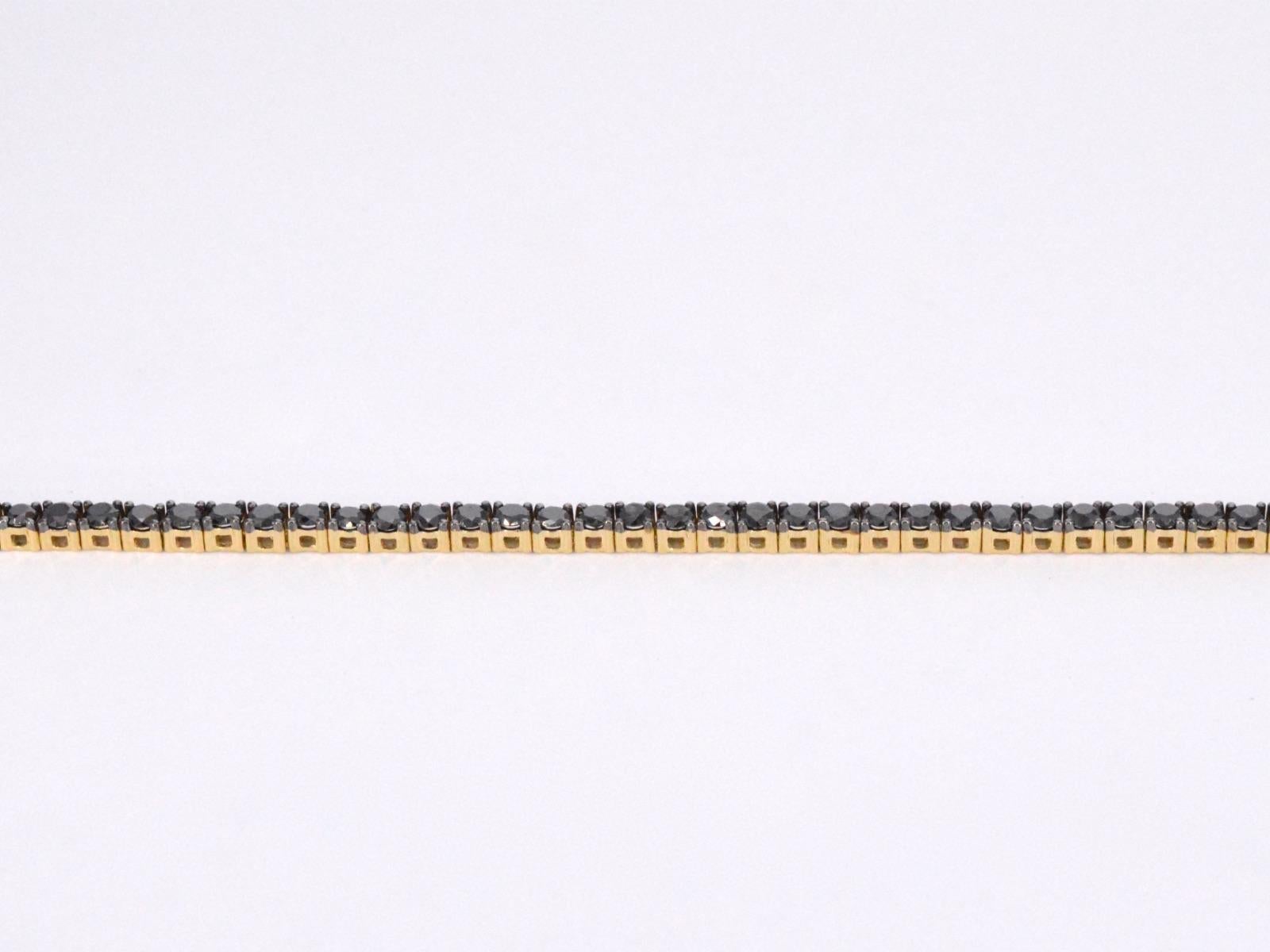 Bracelet tennis en or serti de diamants noirs Neuf - En vente à AMSTELVEEN, NH
