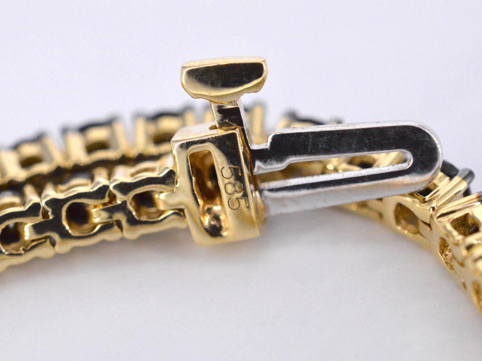 Bracelet tennis en or serti de diamants noirs Pour femmes en vente