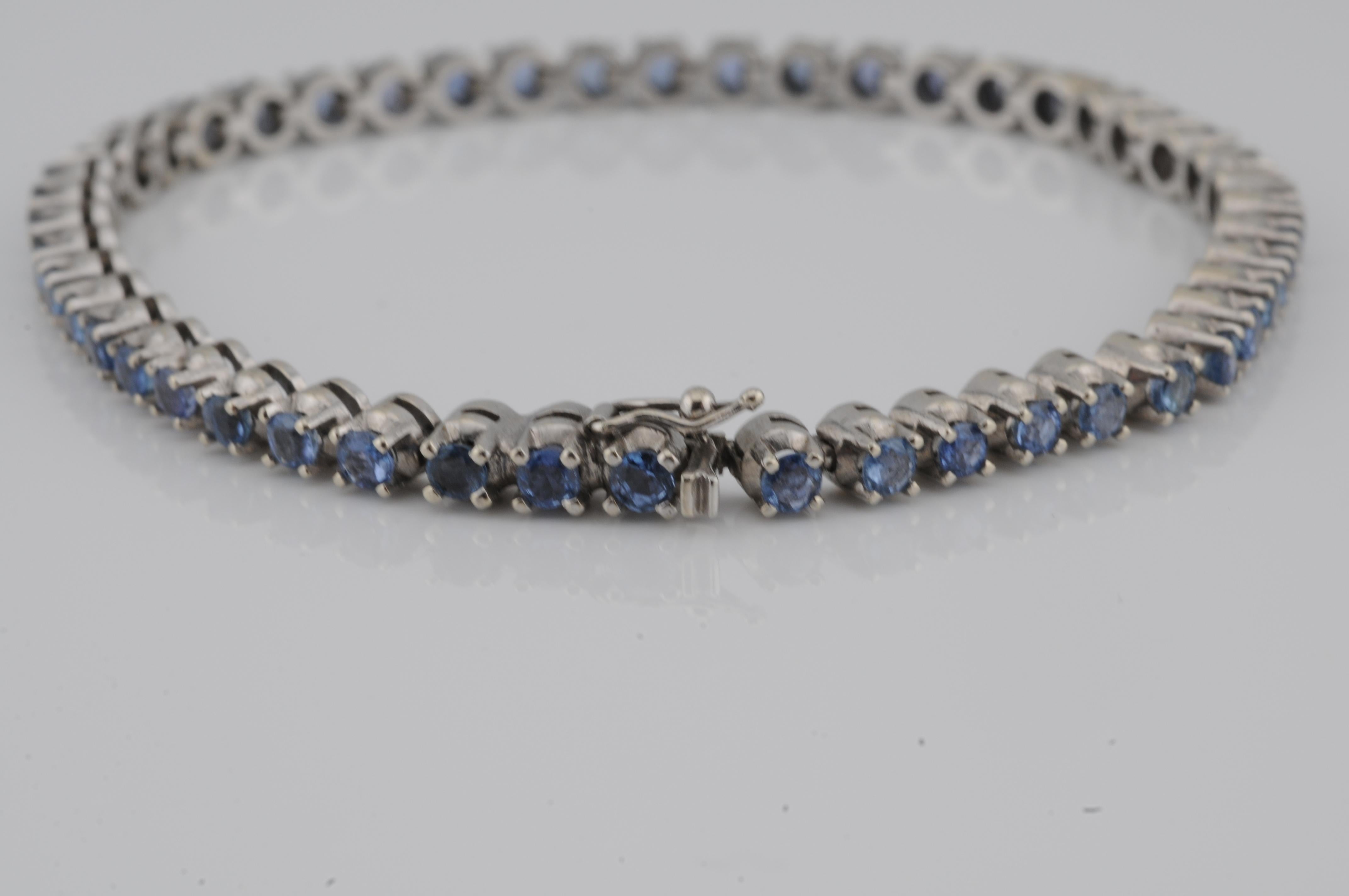 Taglio misto Bracciale tennis in oro con zaffiri in vendita
