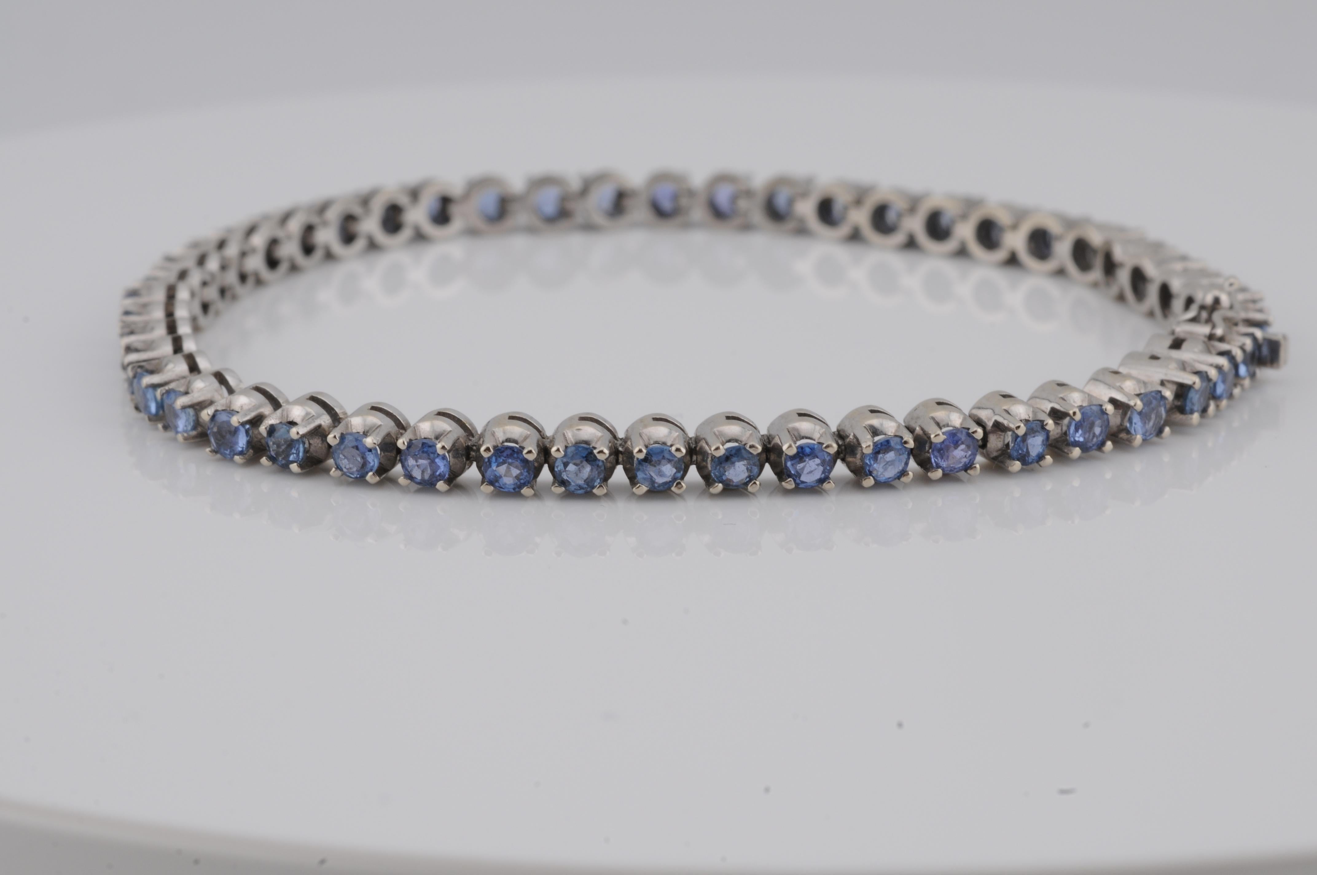 Bracciale tennis in oro con zaffiri in vendita 3