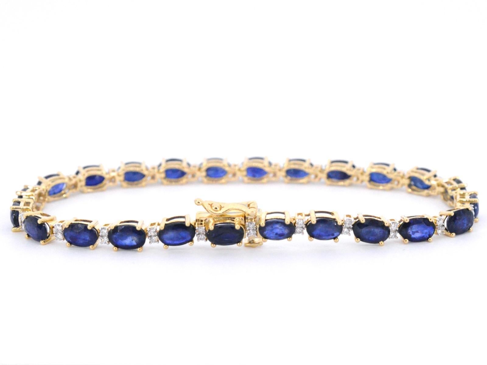 Contemporary Gold Tennis Bracelet with Diamonds and Sapphire For Sale