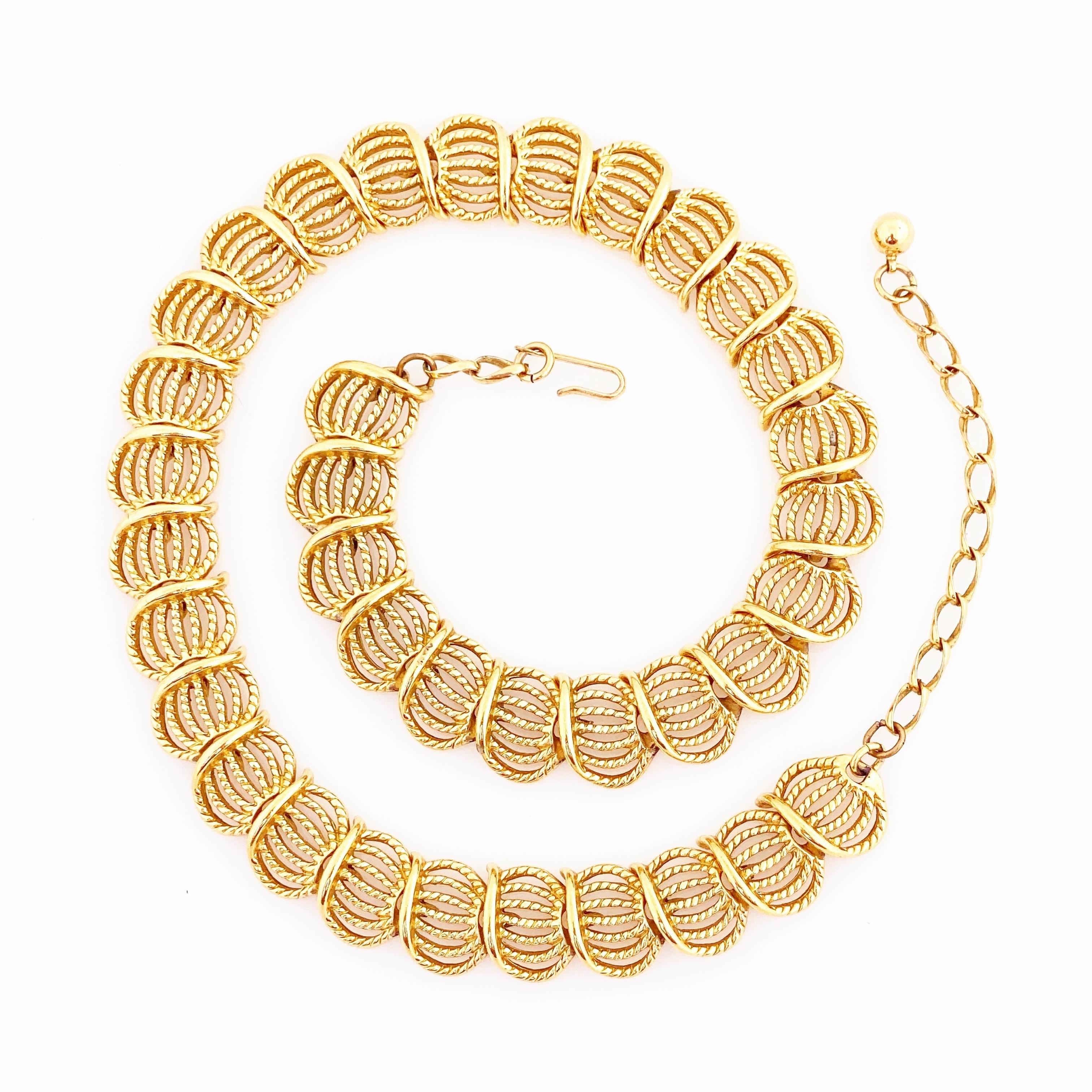 choker type gold necklace