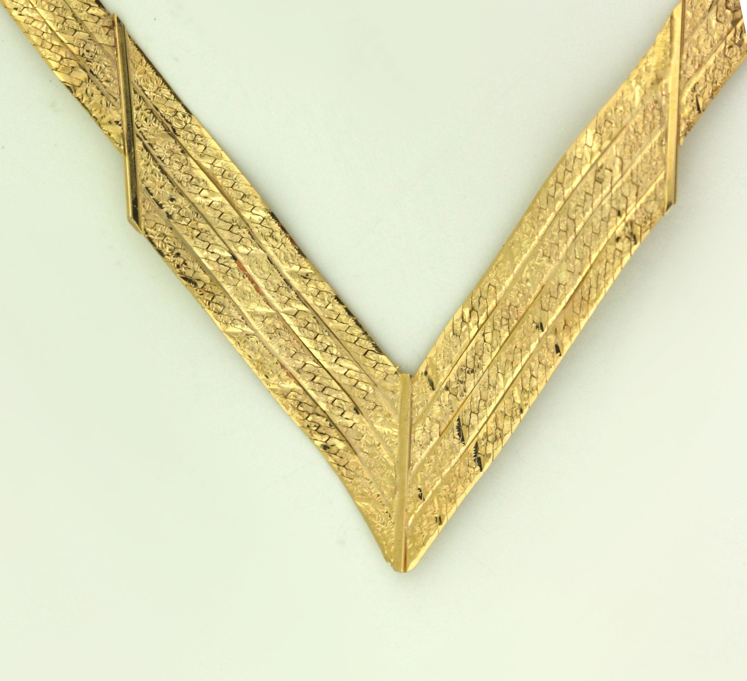 Collana con trama dorata in vendita 1