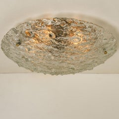 Monture affleurante en verre texturé doré par Kaiser Leuchten, années 1970