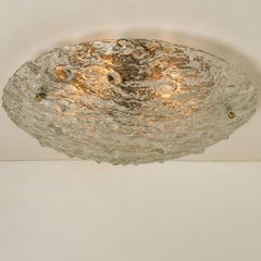 Empotrable de cristal ondulado con textura dorada de Kaiser Leuchten, años 70