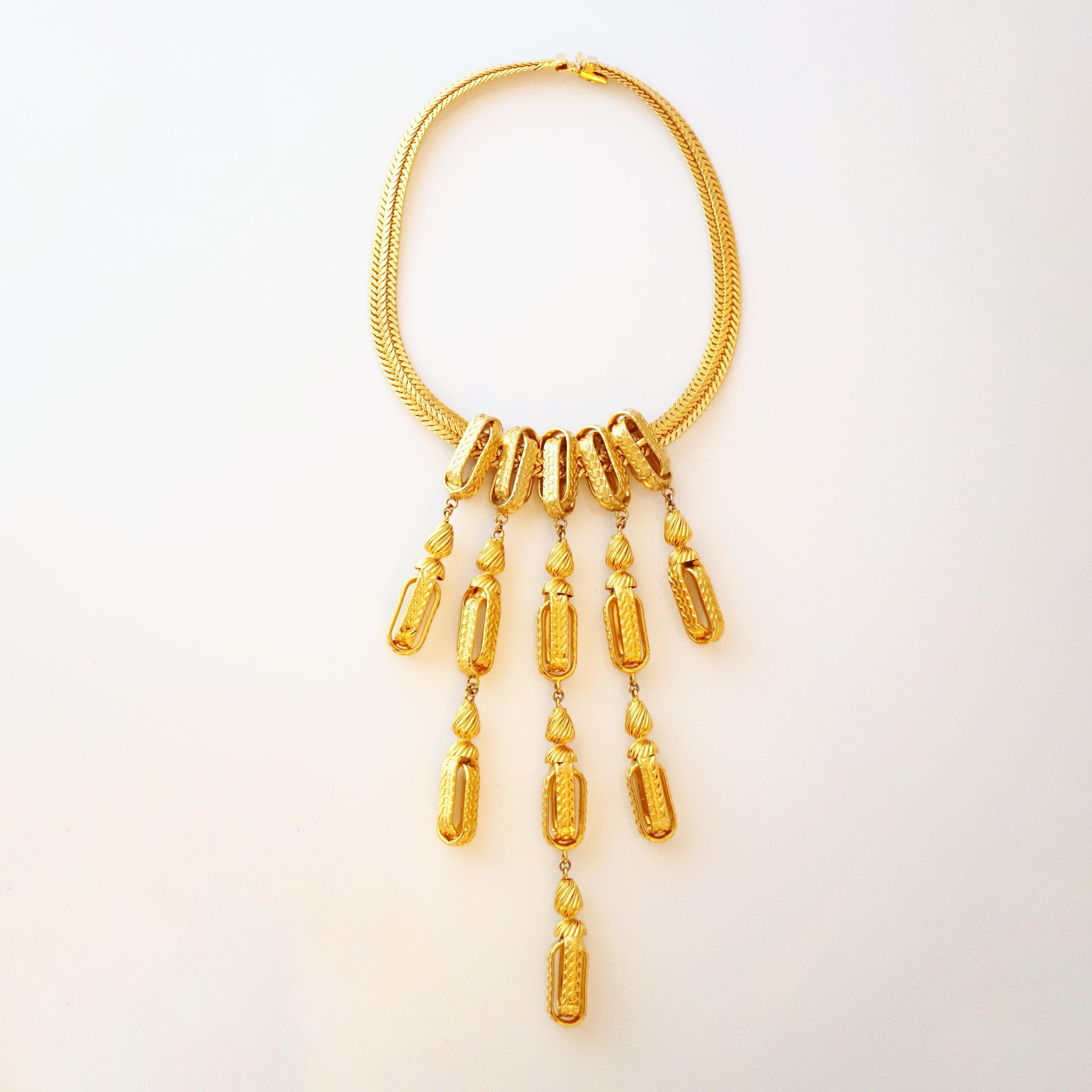 - Vintage item

- Collectible costume jewelry piece from the '70s

- 15.5