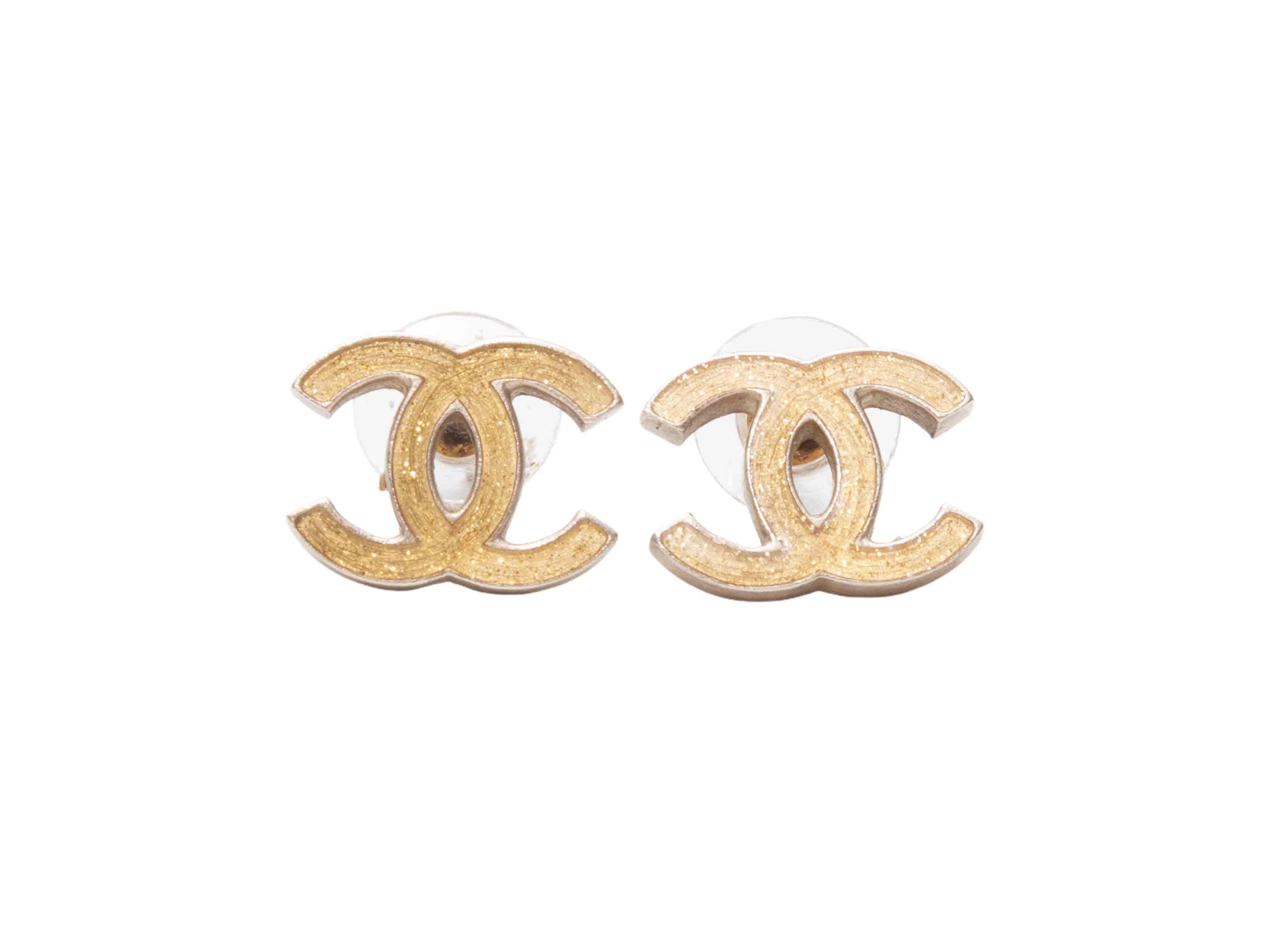 Orecchini a buco Chanel CC in tonalità oro In condizioni buone in vendita a New York, NY