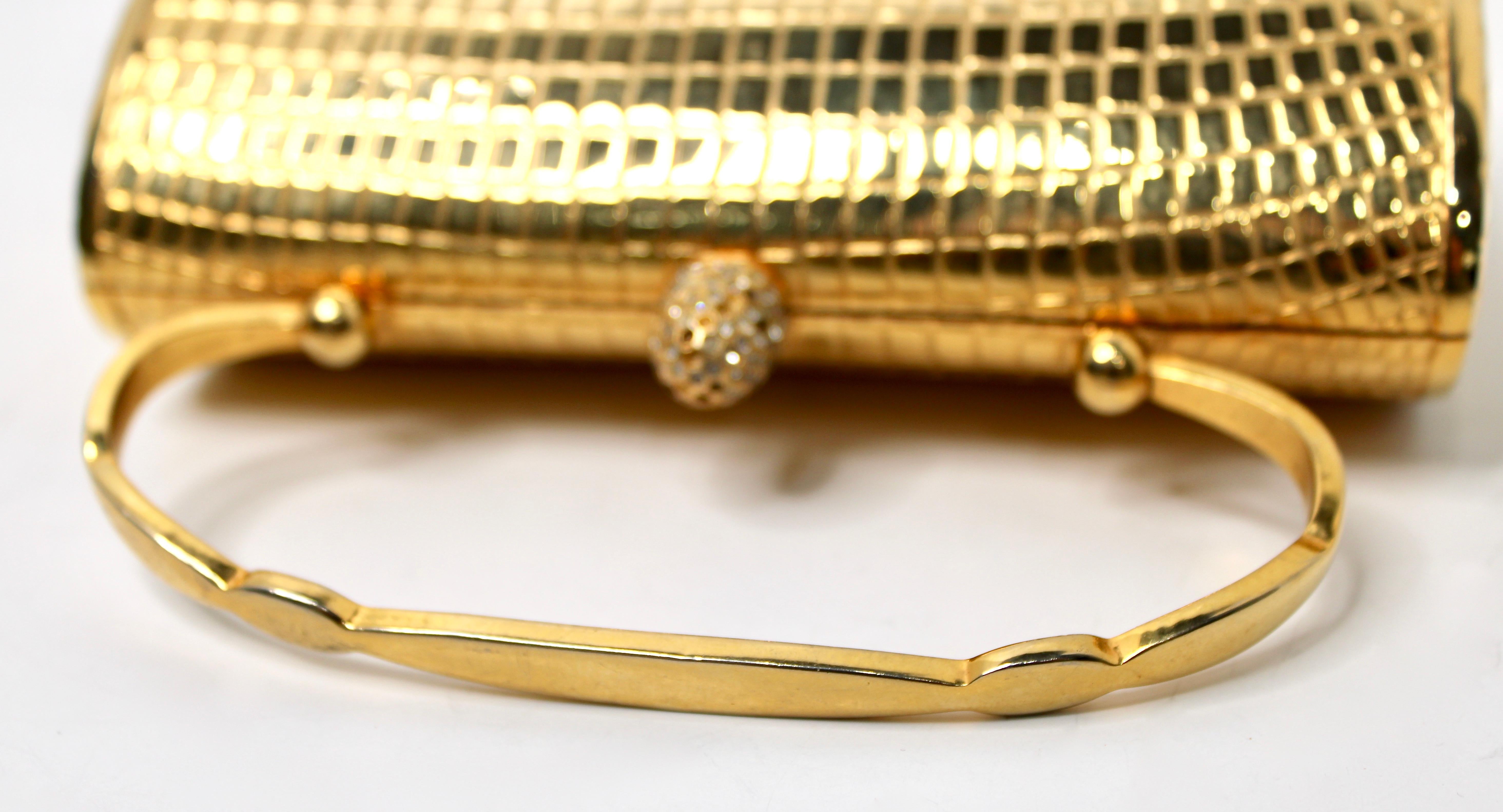 Gold-Tone Crocodile Embossed Metal Mini Clutch Bag With Top Handle circa 1960s en vente 1