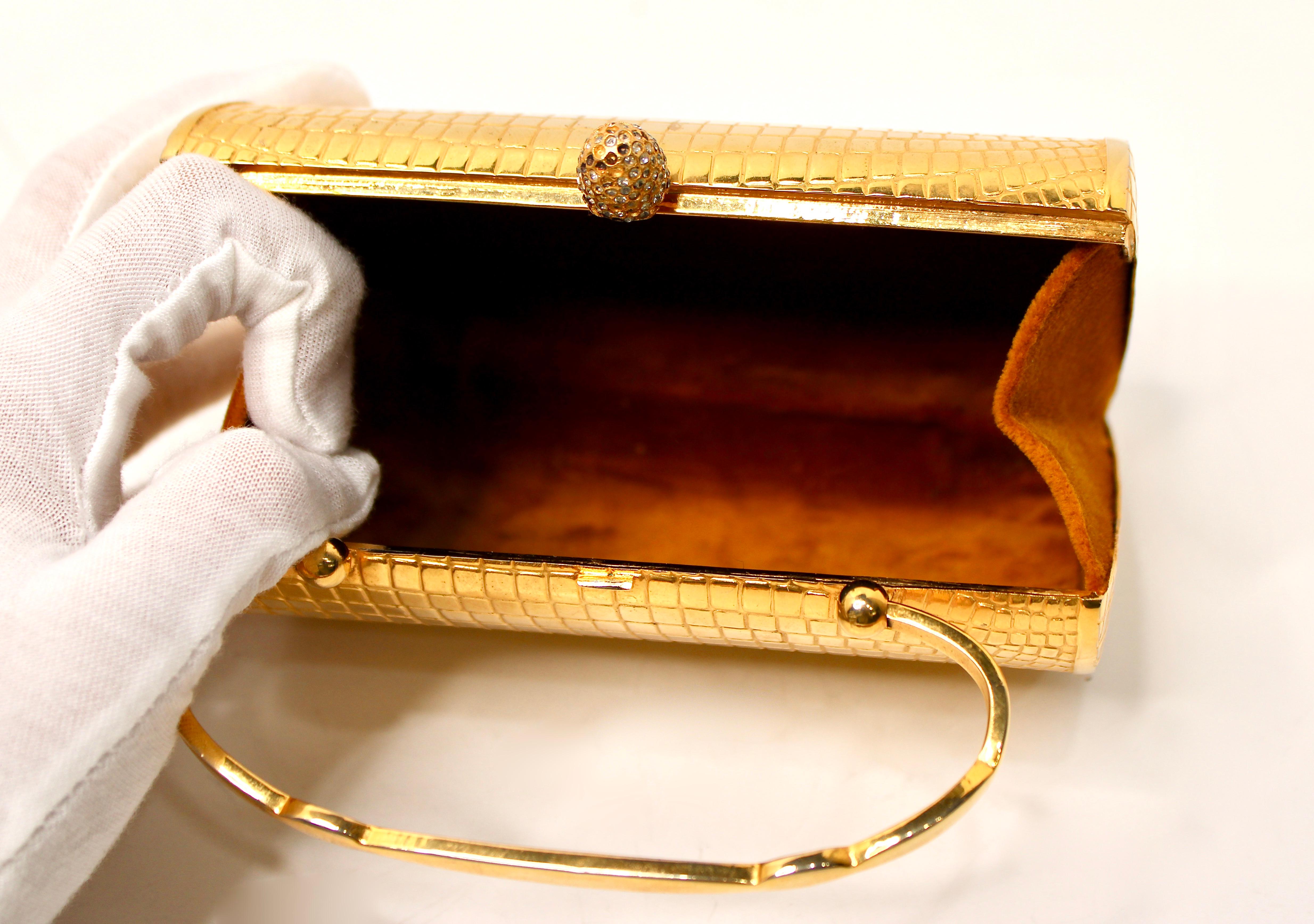 Gold-Tone Crocodile Embossed Metal Mini Clutch Bag With Top Handle circa 1960s en vente 4