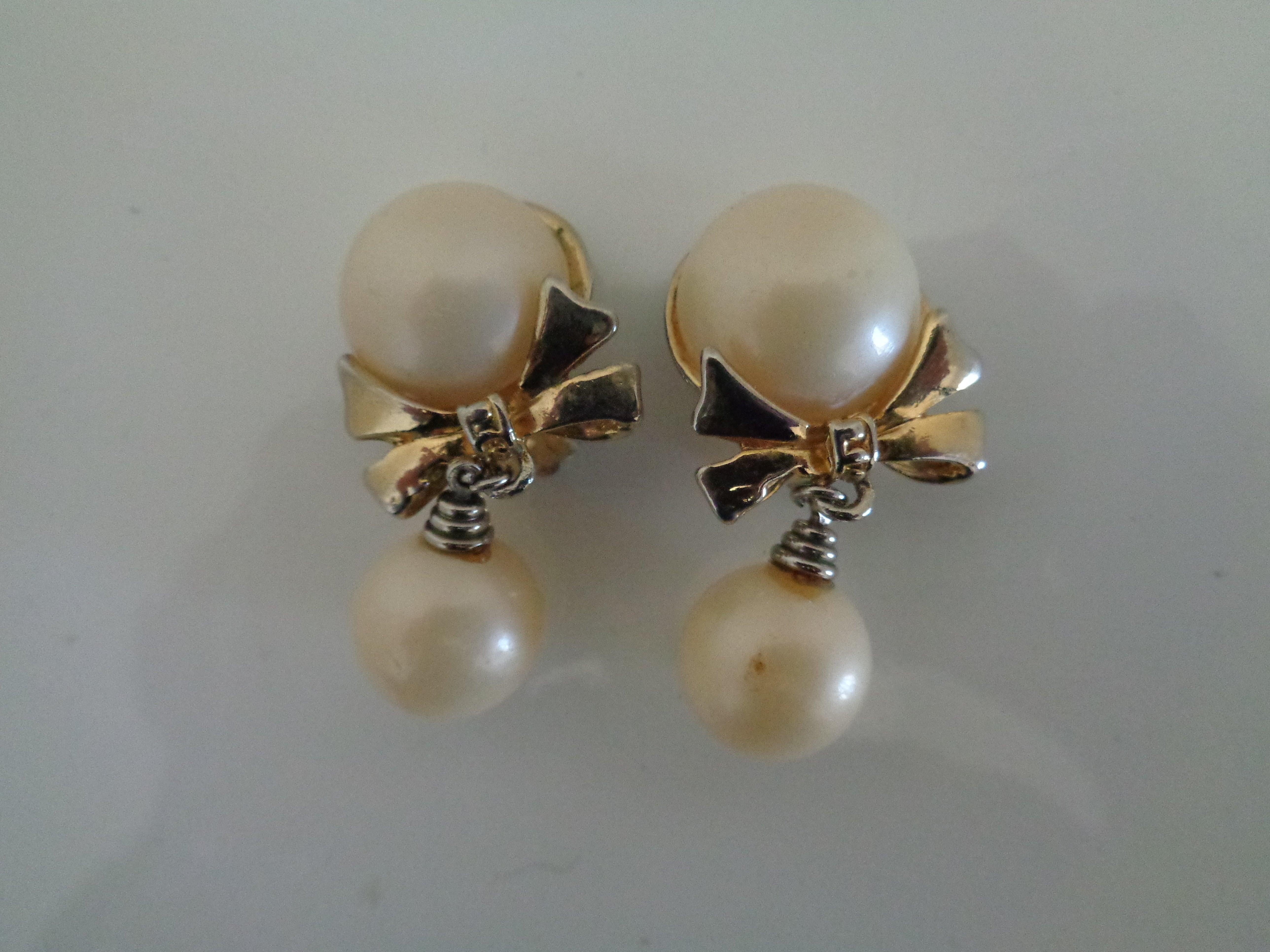 Women's or Men's Gold Tone Faux White Pearls Bows Clip on Earrings For Sale