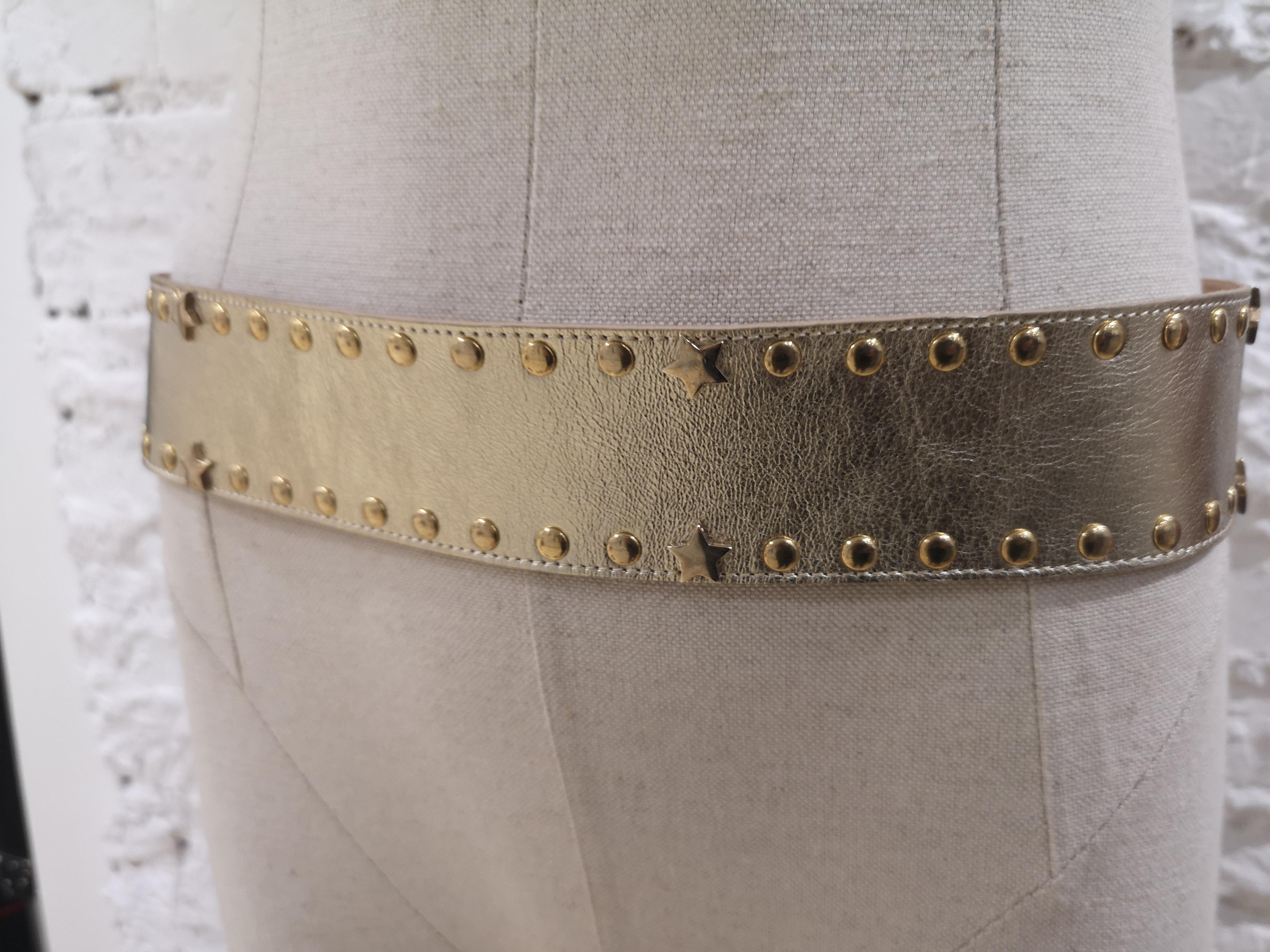 Gold tone leather laces swarovski belt In New Condition In Capri, IT