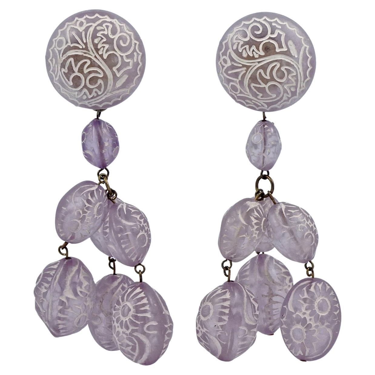 Gold Tone Lilac and White Etched Glass Clip on Drop Earrings circa 1960s For Sale