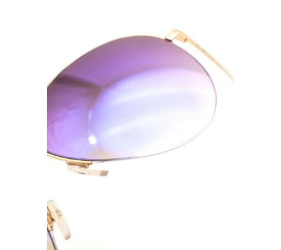 Victoria Beckham Gafas de sol de aviador con lentes moradas y metal dorado en venta 3