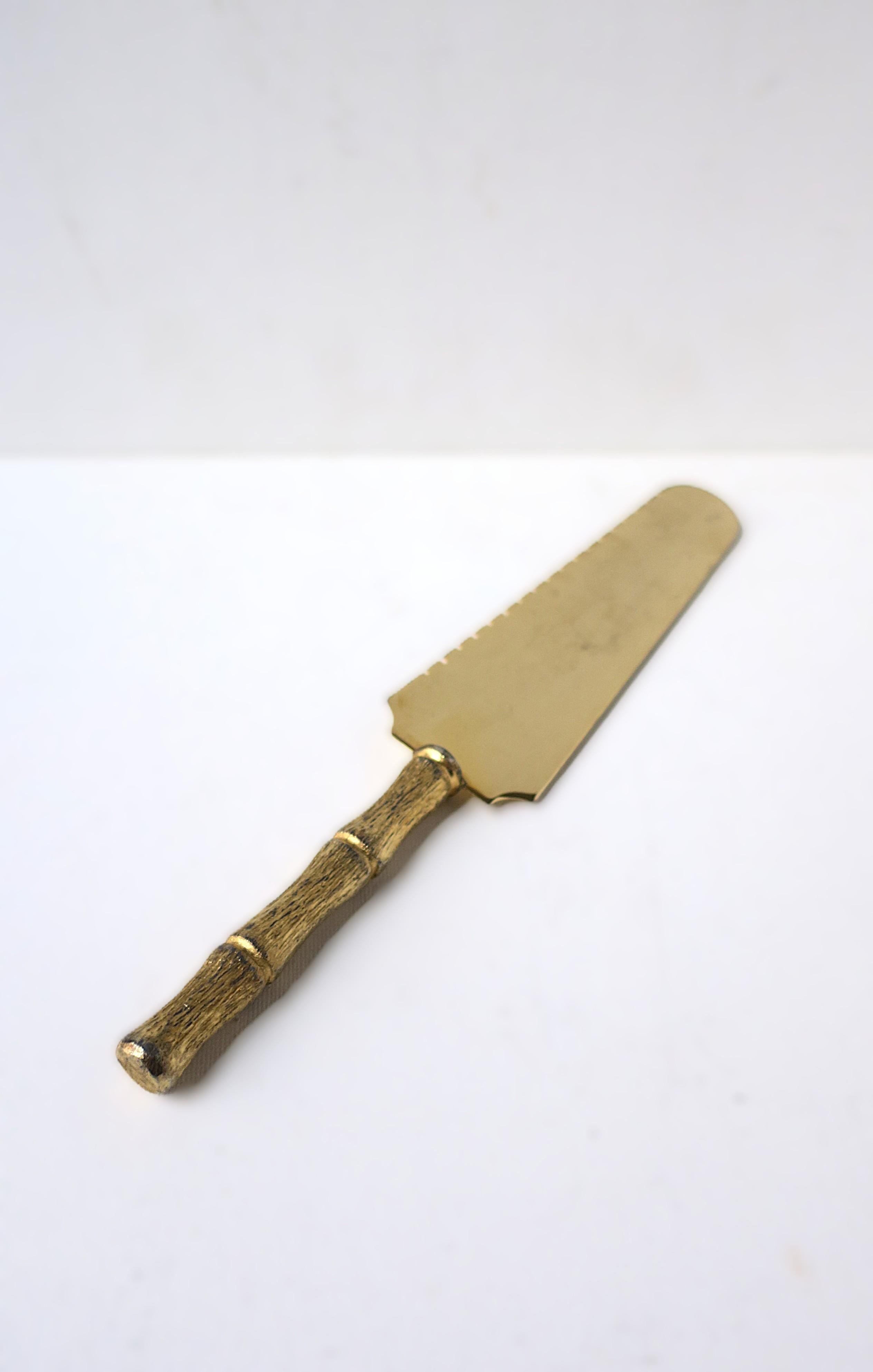 Dorato Servizio da tavola in tonalità oro con manico in bambù, circa 1960 in vendita