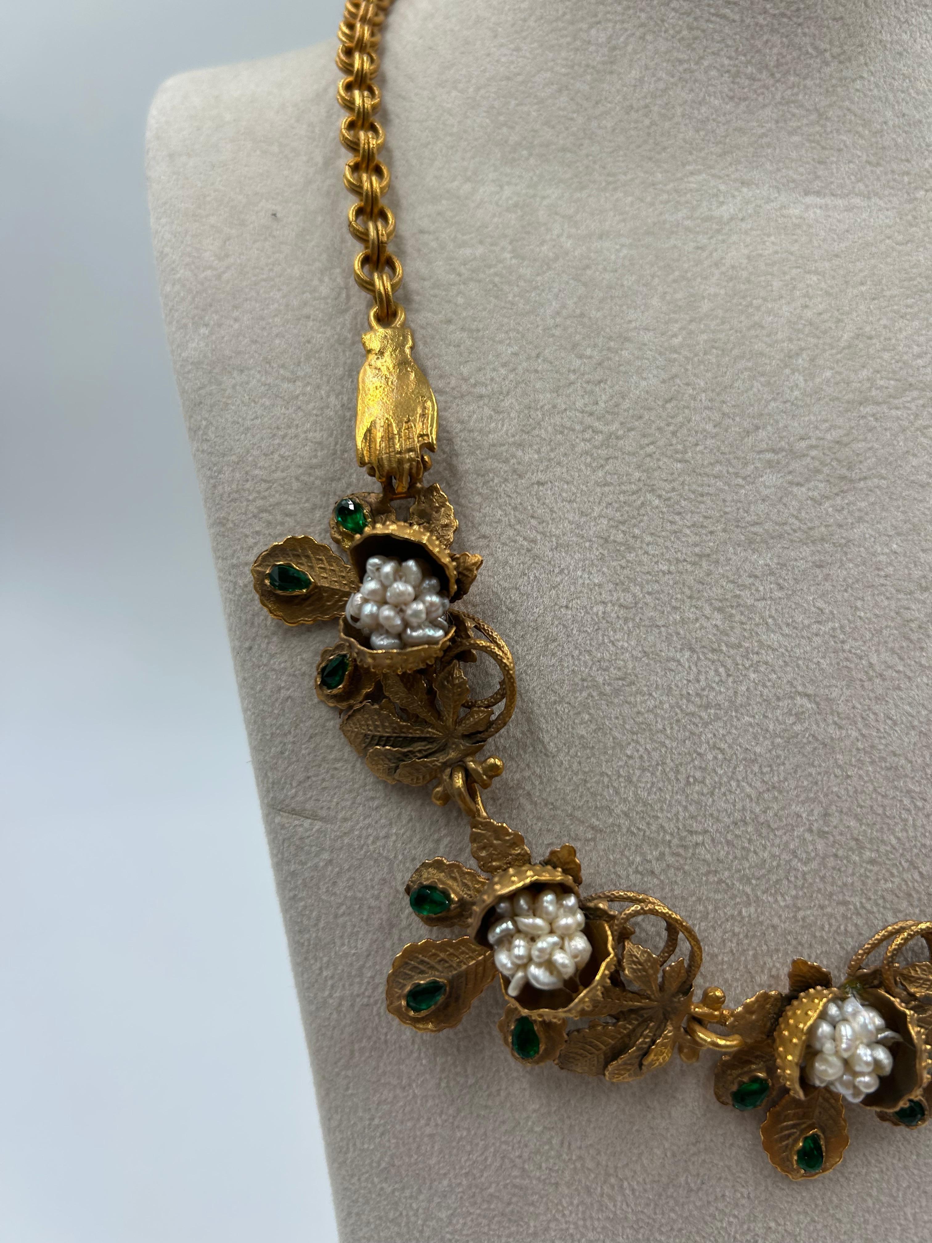 Collar de latón dorado y perlas de agua dulce en Bueno estado para la venta en Palm Beach, FL