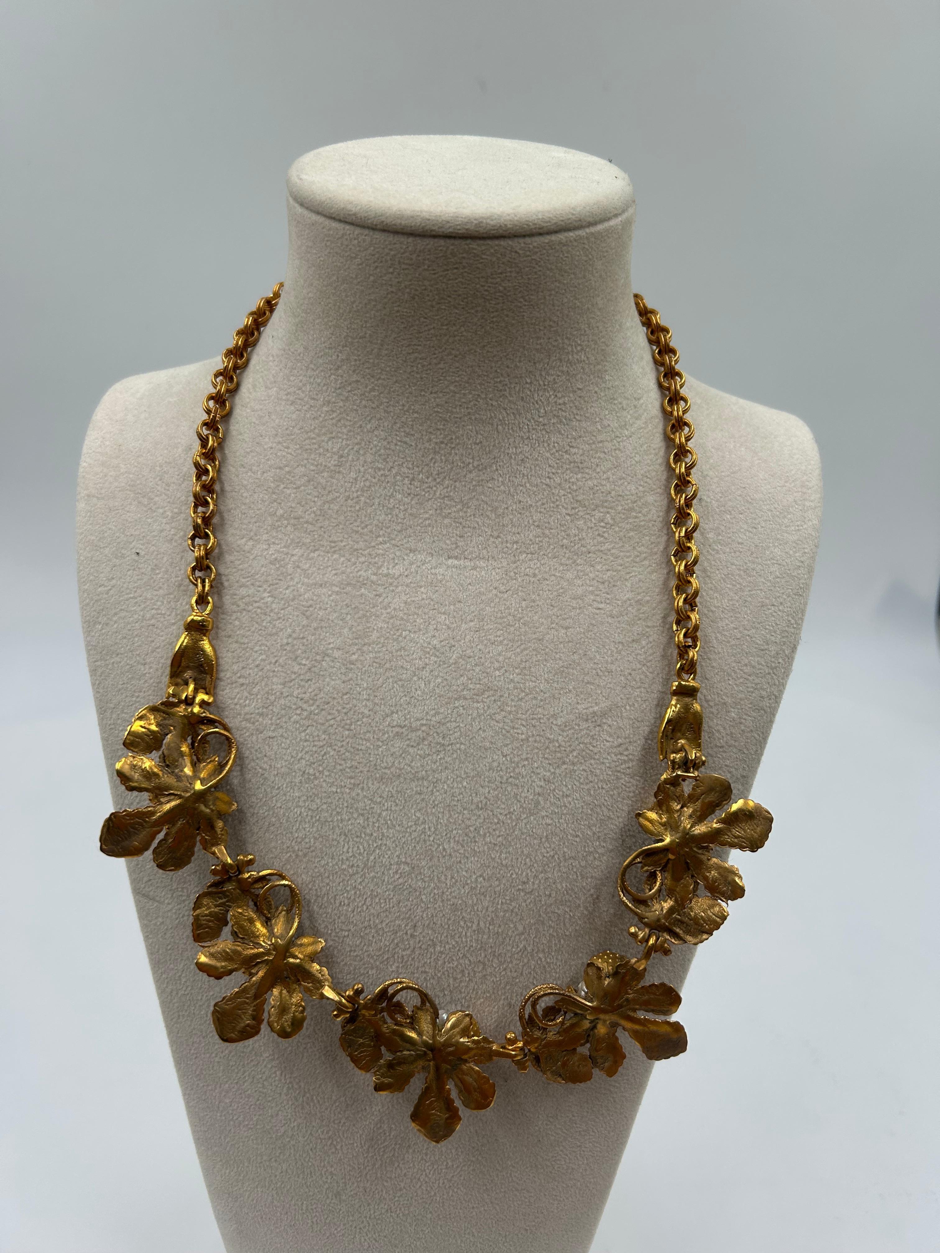 Collar de latón dorado y perlas de agua dulce en venta 2