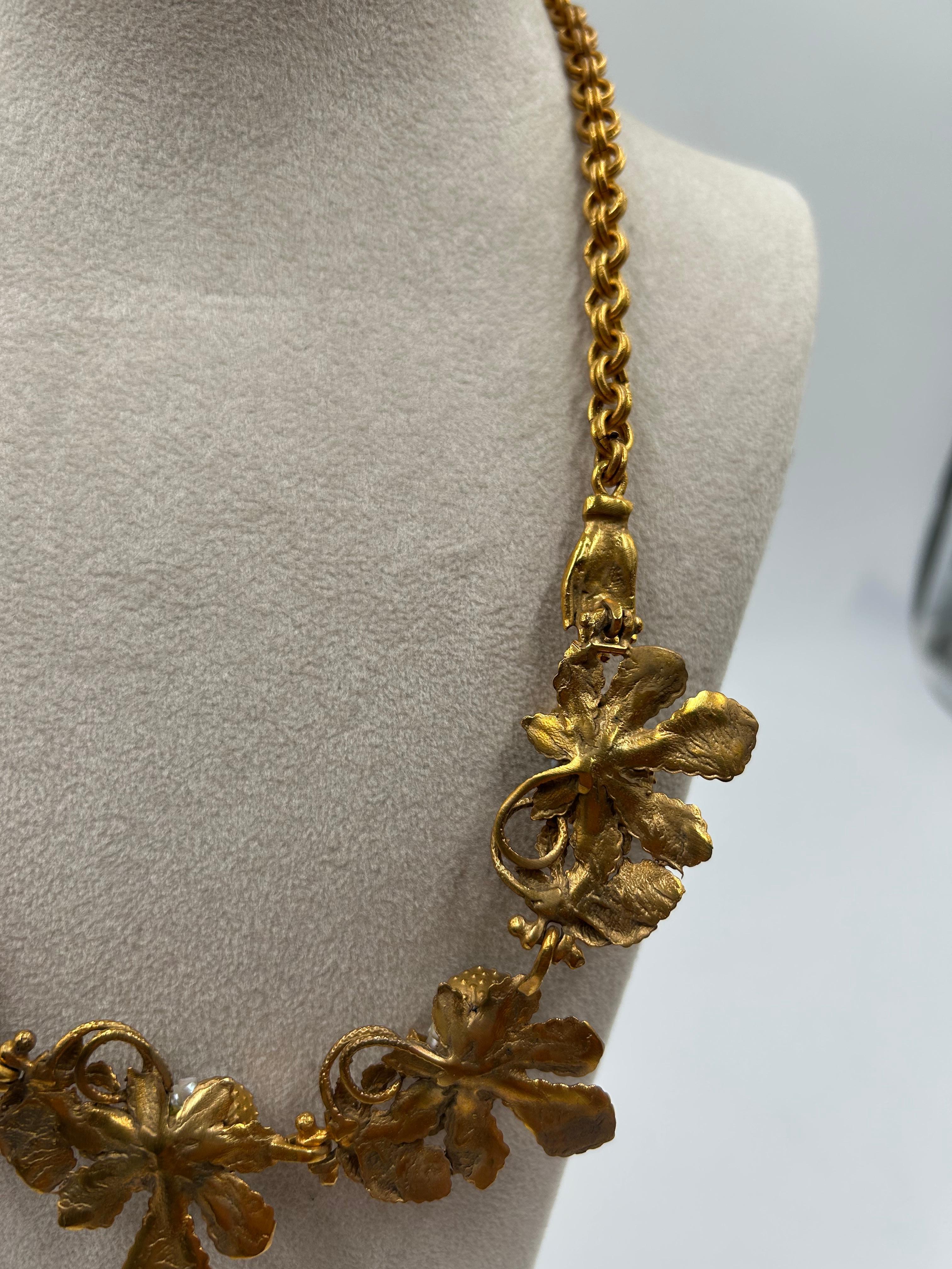 Collar de latón dorado y perlas de agua dulce en venta 4