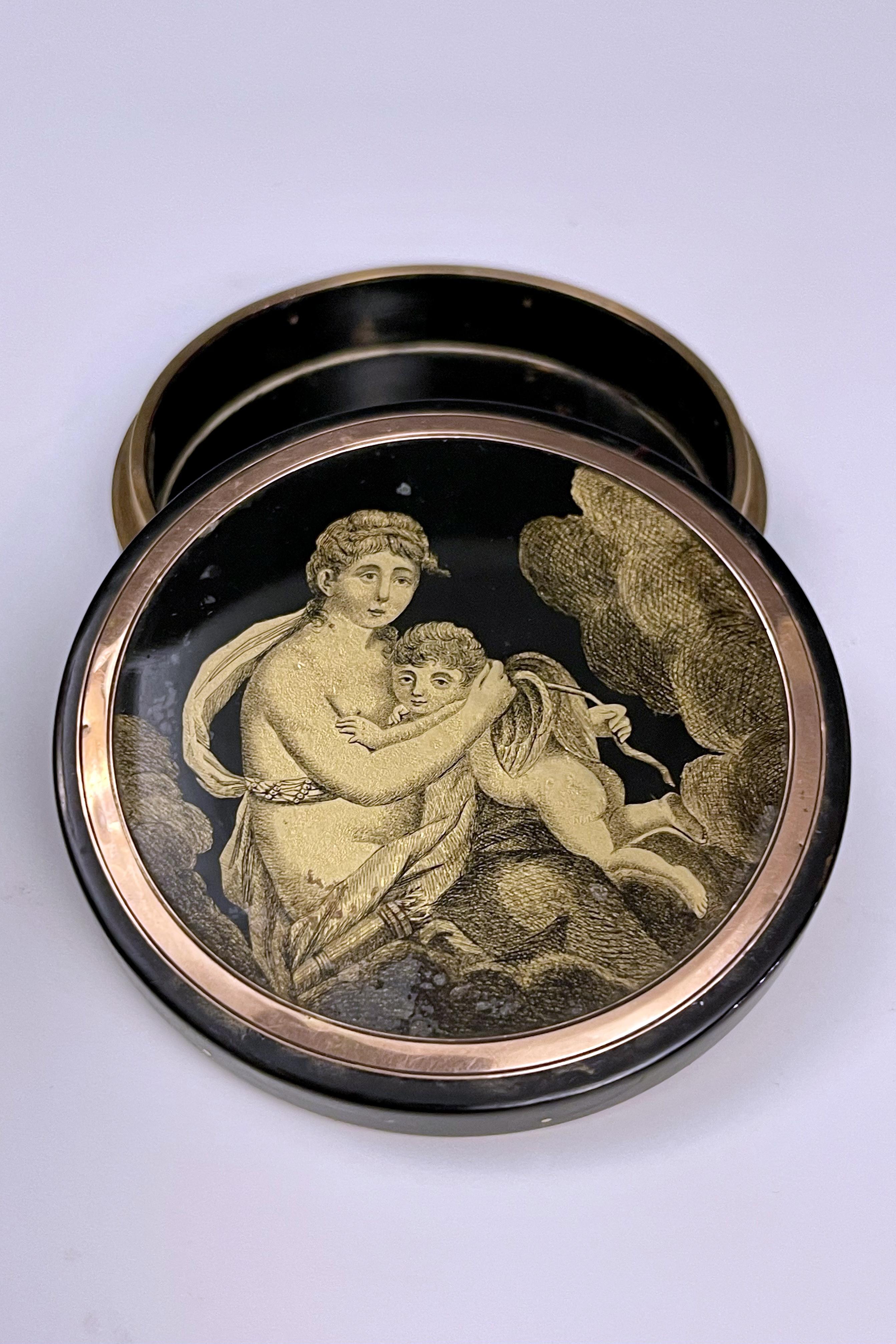 Goldschildpatt-Schnupftabakdose mit Miniatur, die Venus und Amor darstellt Frankreich 1800 im Angebot 4
