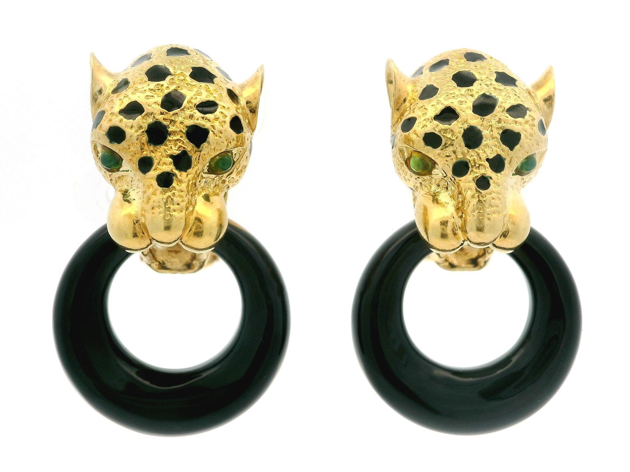 --Pietre: --
(2) Tormaline genuine naturali - taglio cabochon rotondo - colore verde - (occhi)
(2) Pietre nere naturali autentiche - taglio rotondo - anelli - colore nero - 21,9 mm ciascuna (circa)

Materiale: Oro giallo massiccio 18 carati con