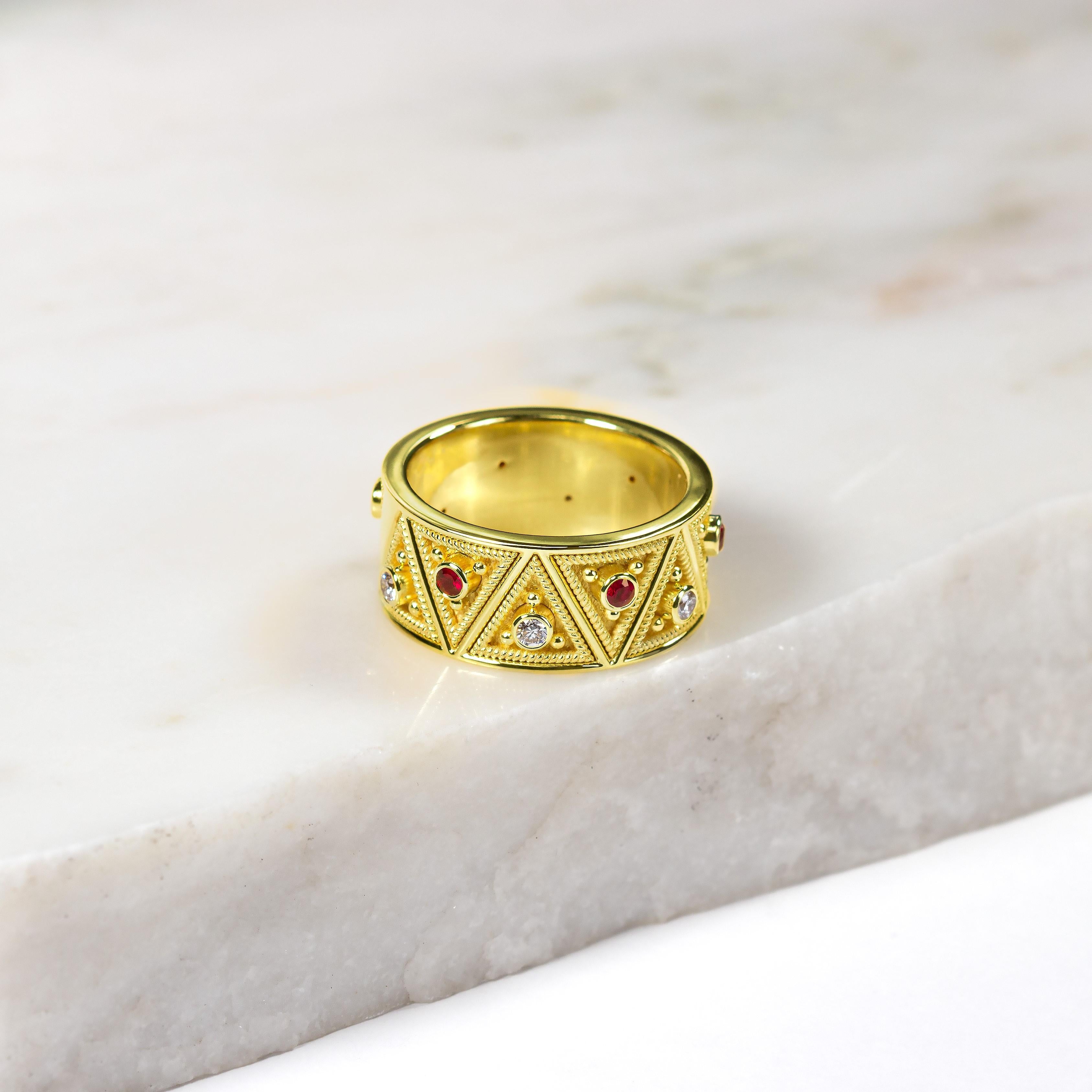 Gold Triangle Motif Ring with Rubies and Diamonds In New Condition For Sale In Athens, GR