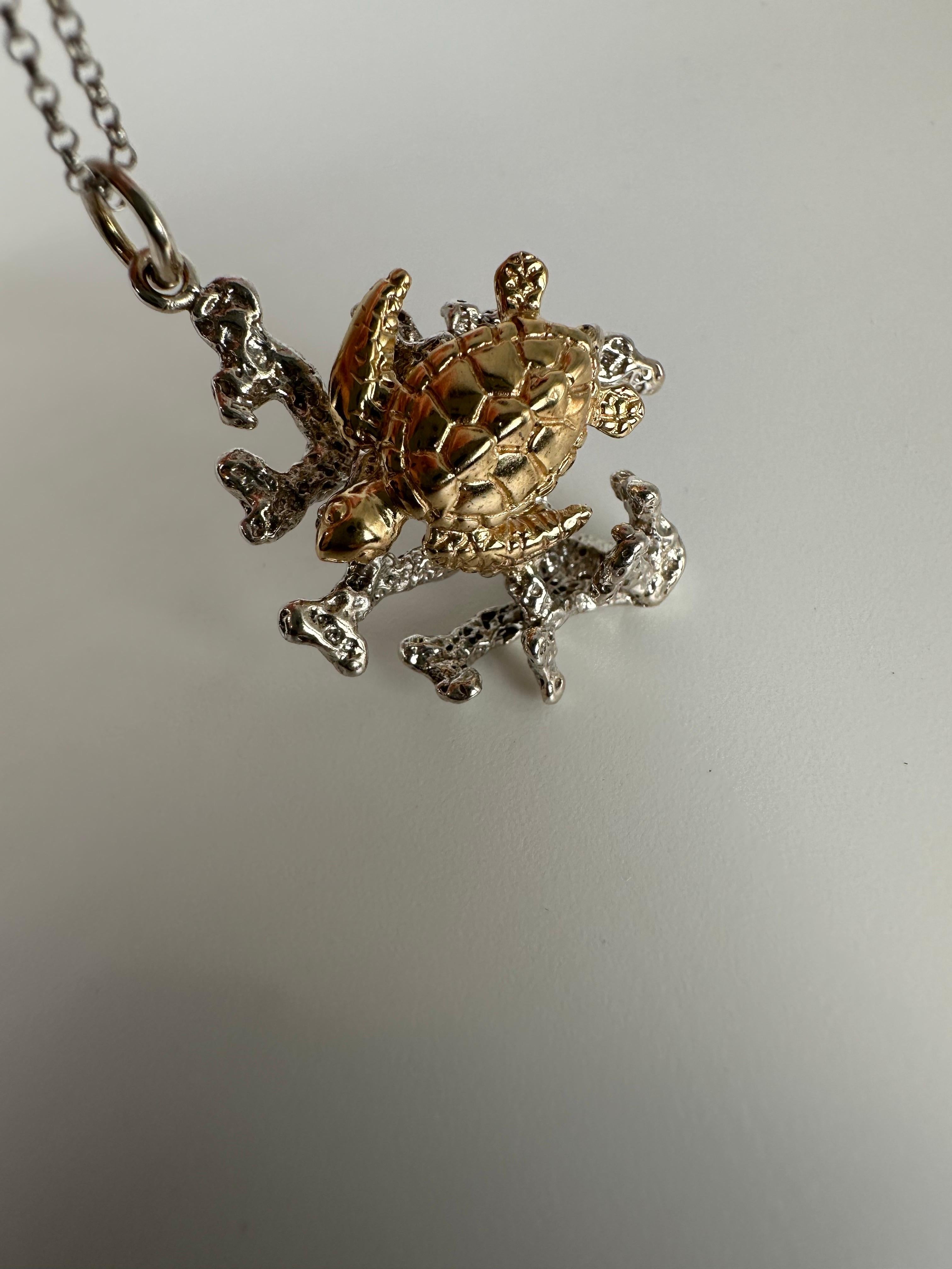 Gold turtle Florida turtle pendant necklace 14KT gold For Sale 2