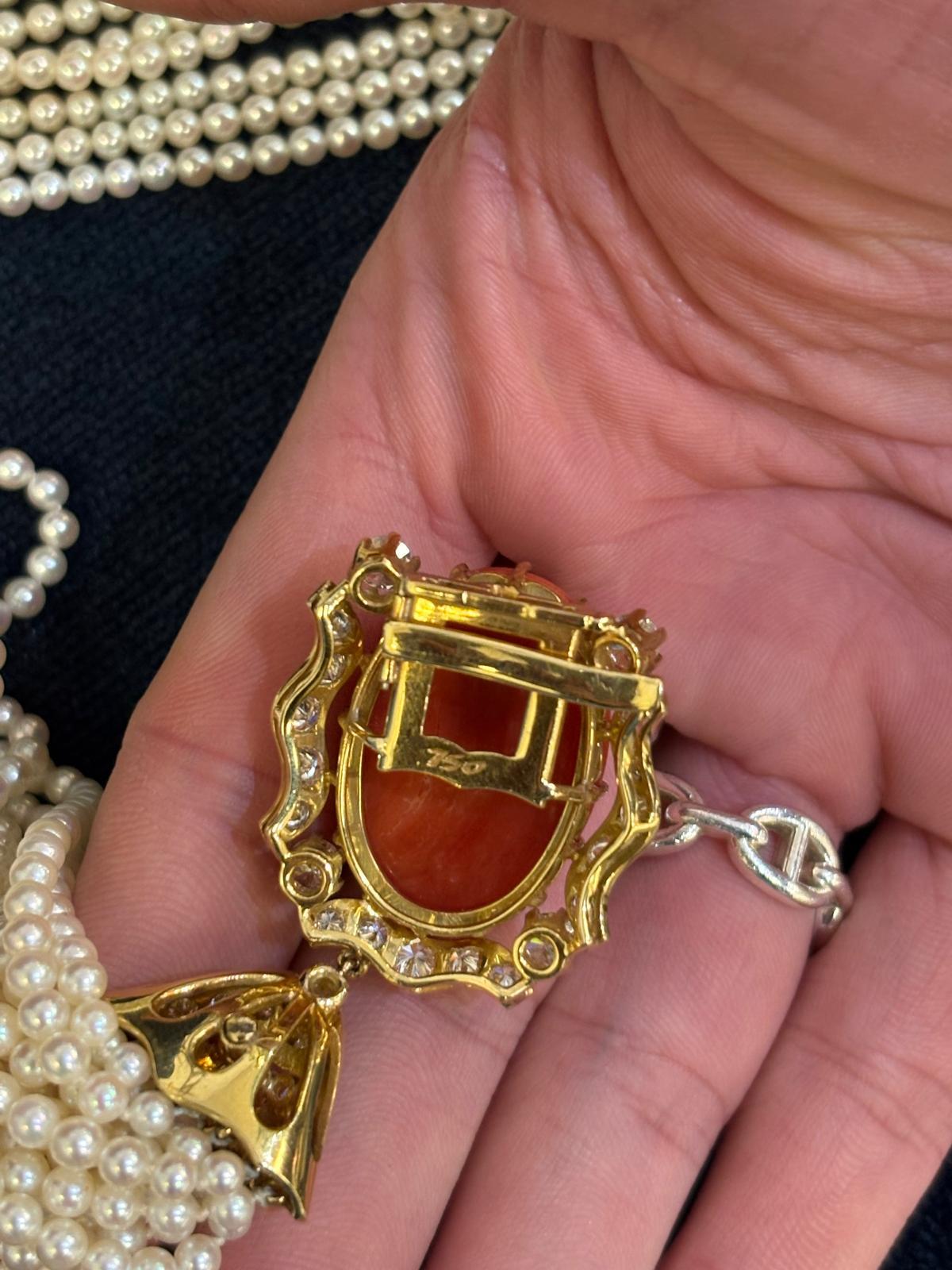 Collana con girocollo in oro, perle d'acqua dolce a venti file, corallo e diamanti in vendita 5
