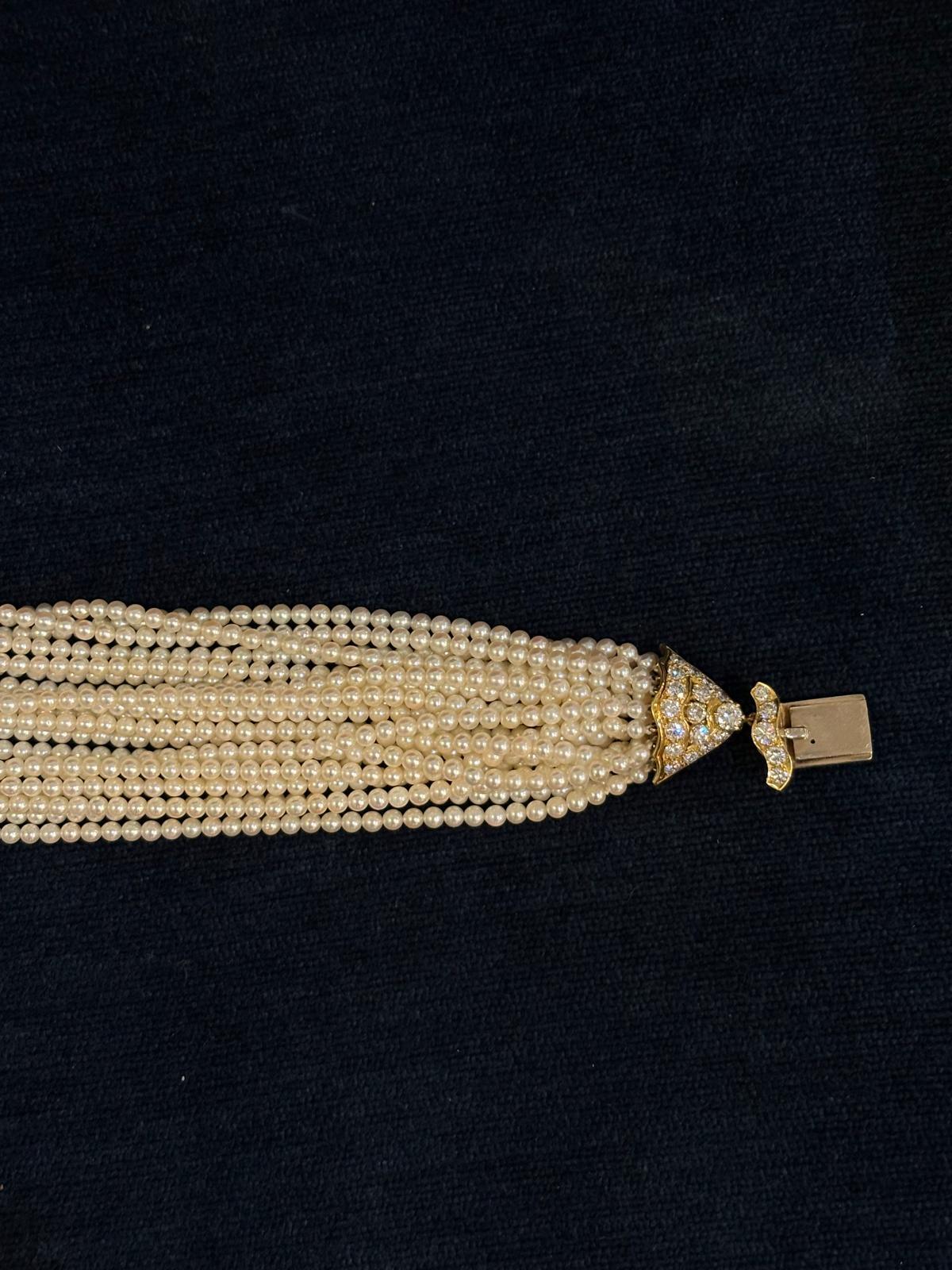 Collana con girocollo in oro, perle d'acqua dolce a venti file, corallo e diamanti in vendita 1