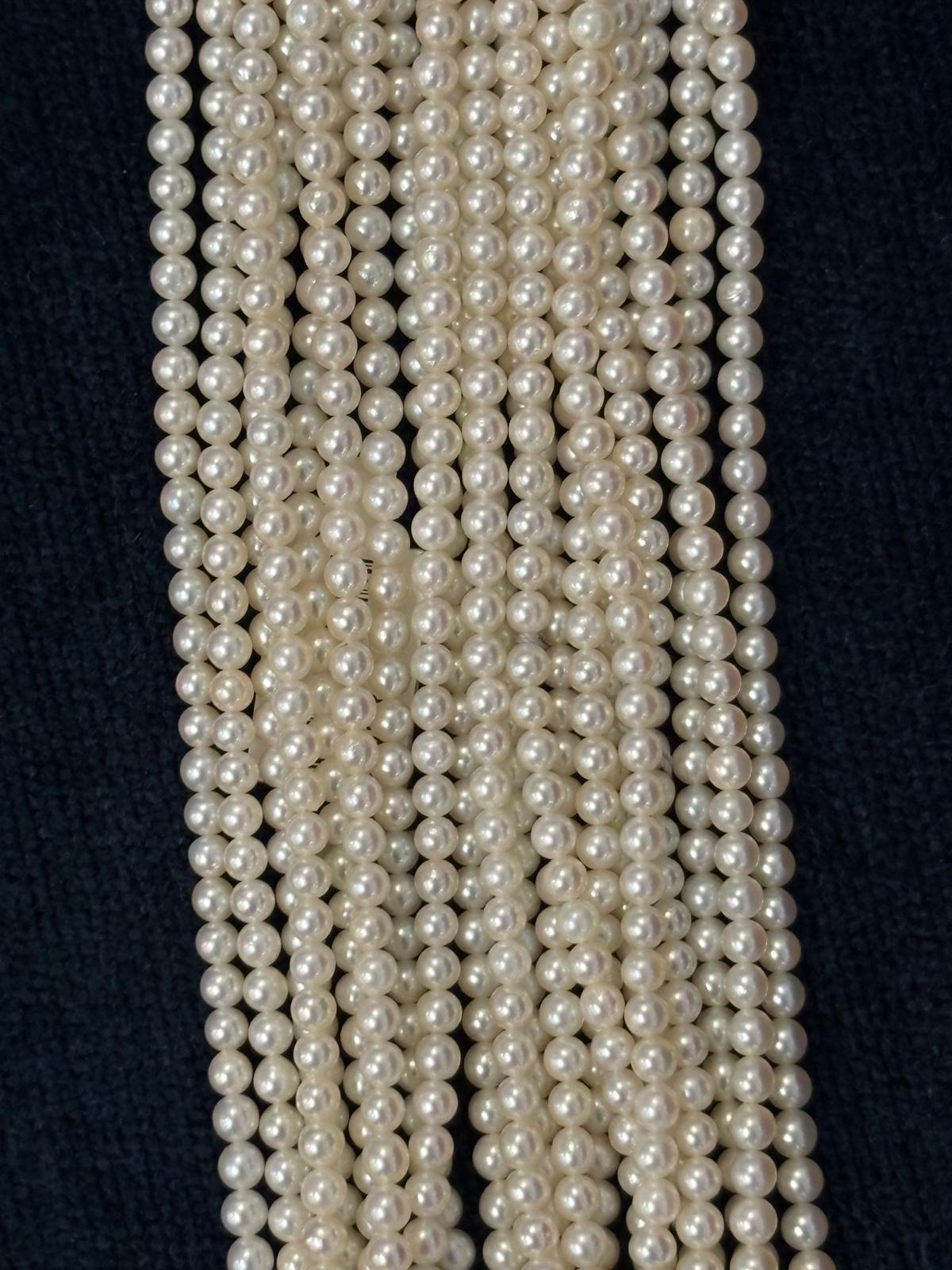 Collana con girocollo in oro, perle d'acqua dolce a venti file, corallo e diamanti in vendita 3