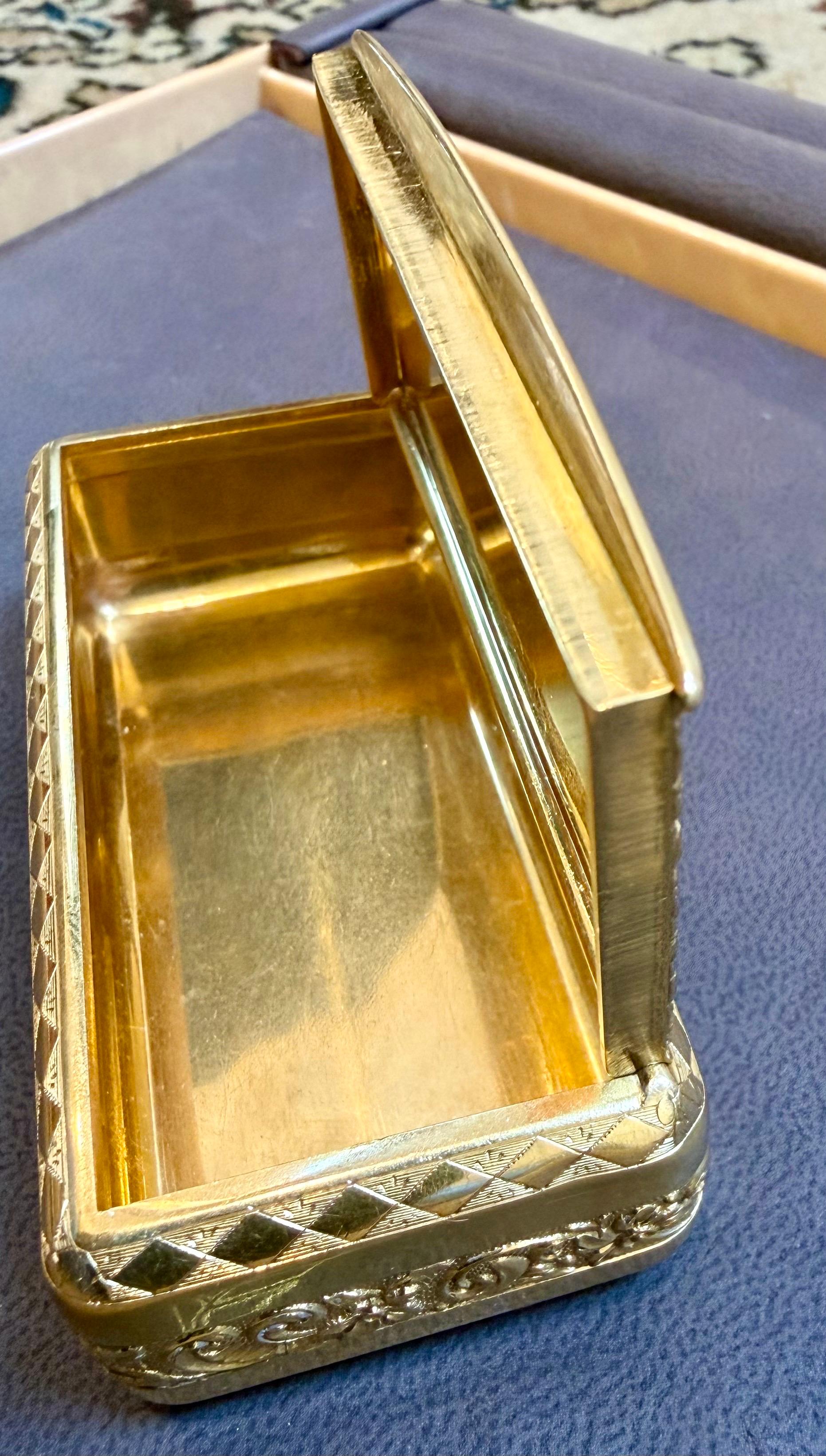 Coffret utilitaire en or 22 carats 130 gm, superbe coffret à côtes en or français des années 1870 en vente 8