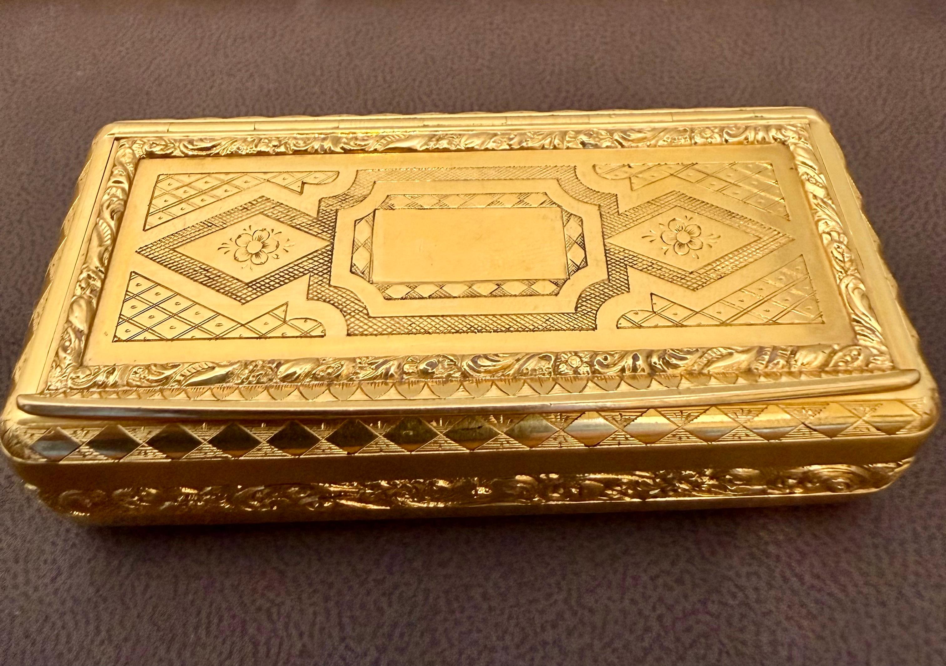 Coffret utilitaire en or 22 carats 130 gm, superbe coffret à côtes en or français des années 1870 en vente 3