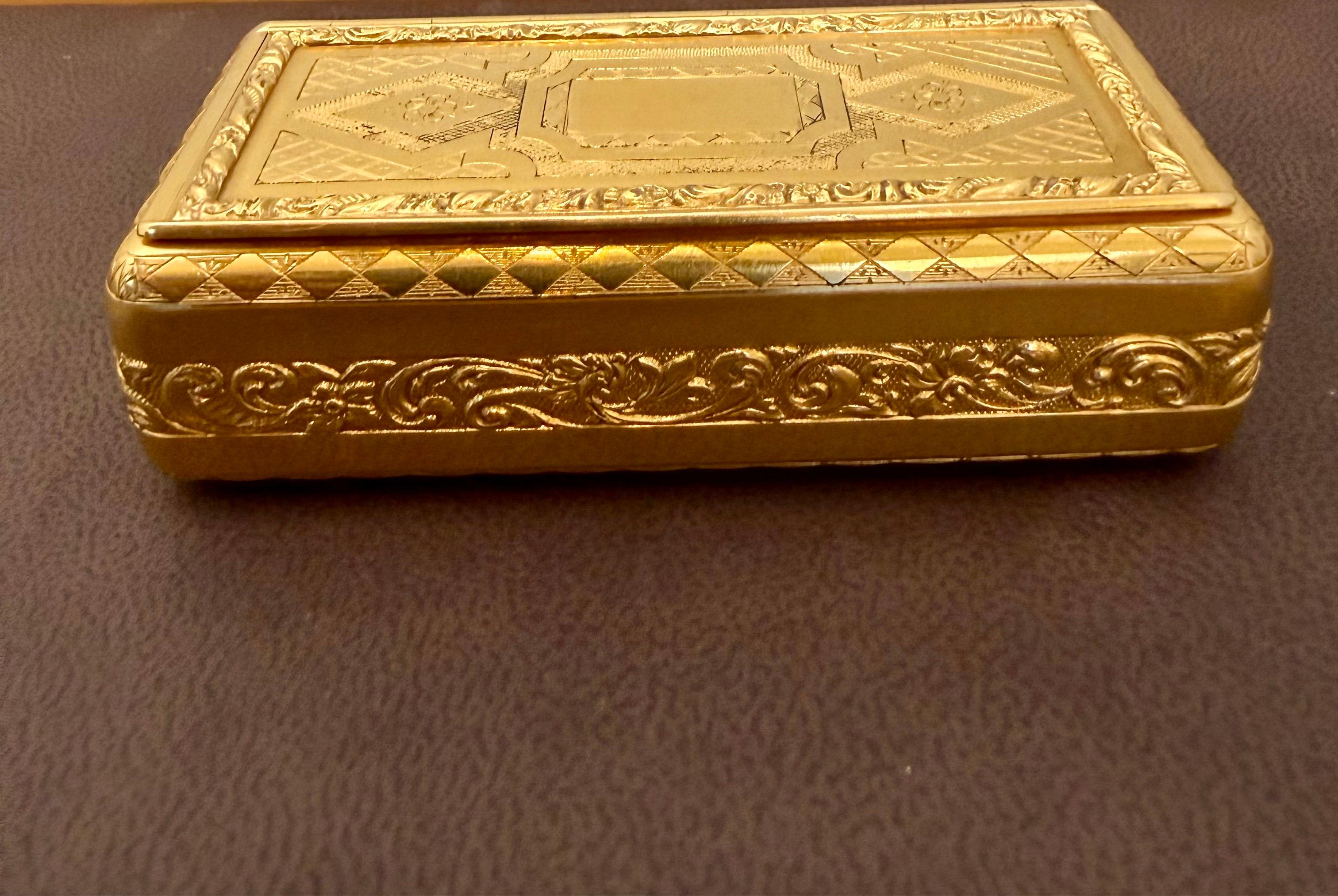 Coffret utilitaire en or 22 carats 130 gm, superbe coffret à côtes en or français des années 1870 en vente 5
