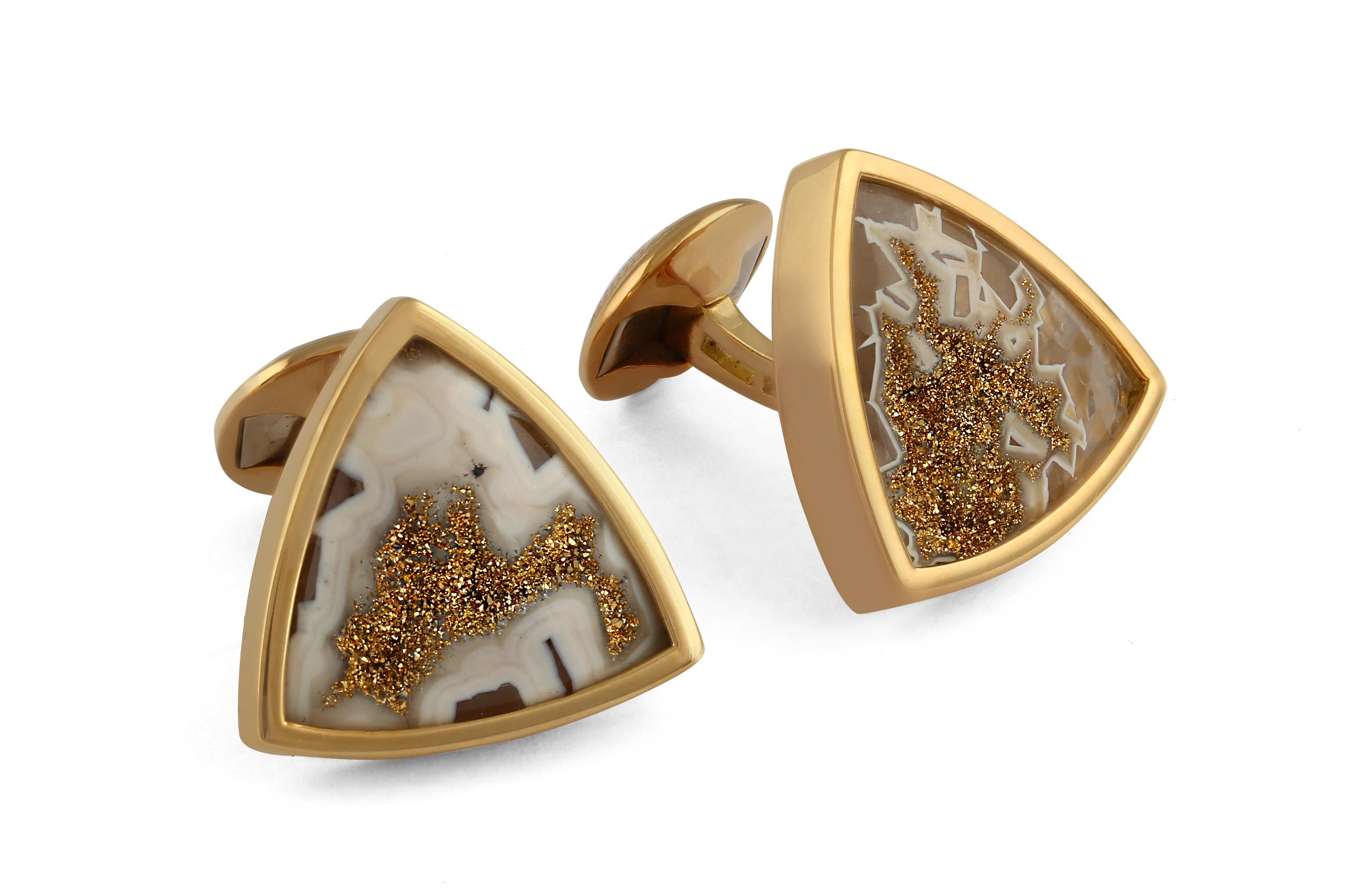 Our stunning 18k yellow gold triangle bezel brings out the warmth of our unique Gold Valley Drusy stones. Make these geometric Cufflinks a pair to remember.