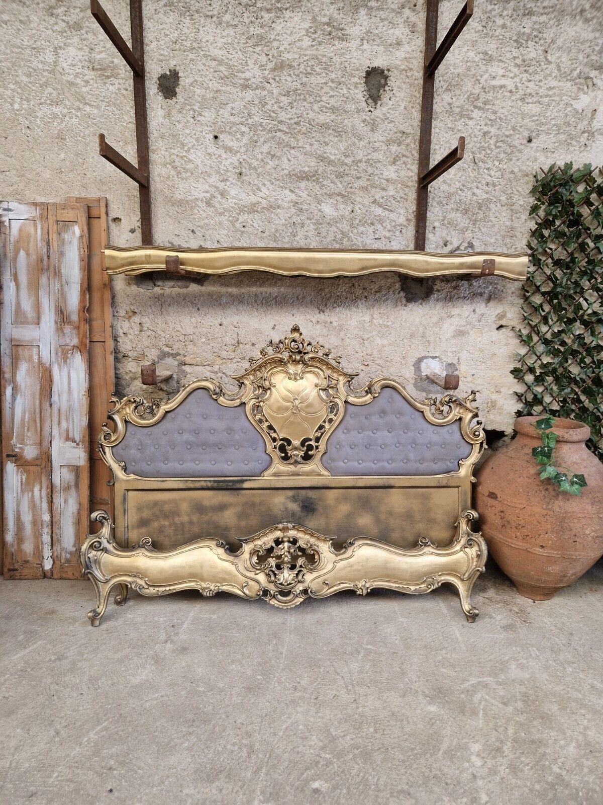 Gold Italian Venetian Bed & Bedside Cabinets In Good Condition In Buxton, GB