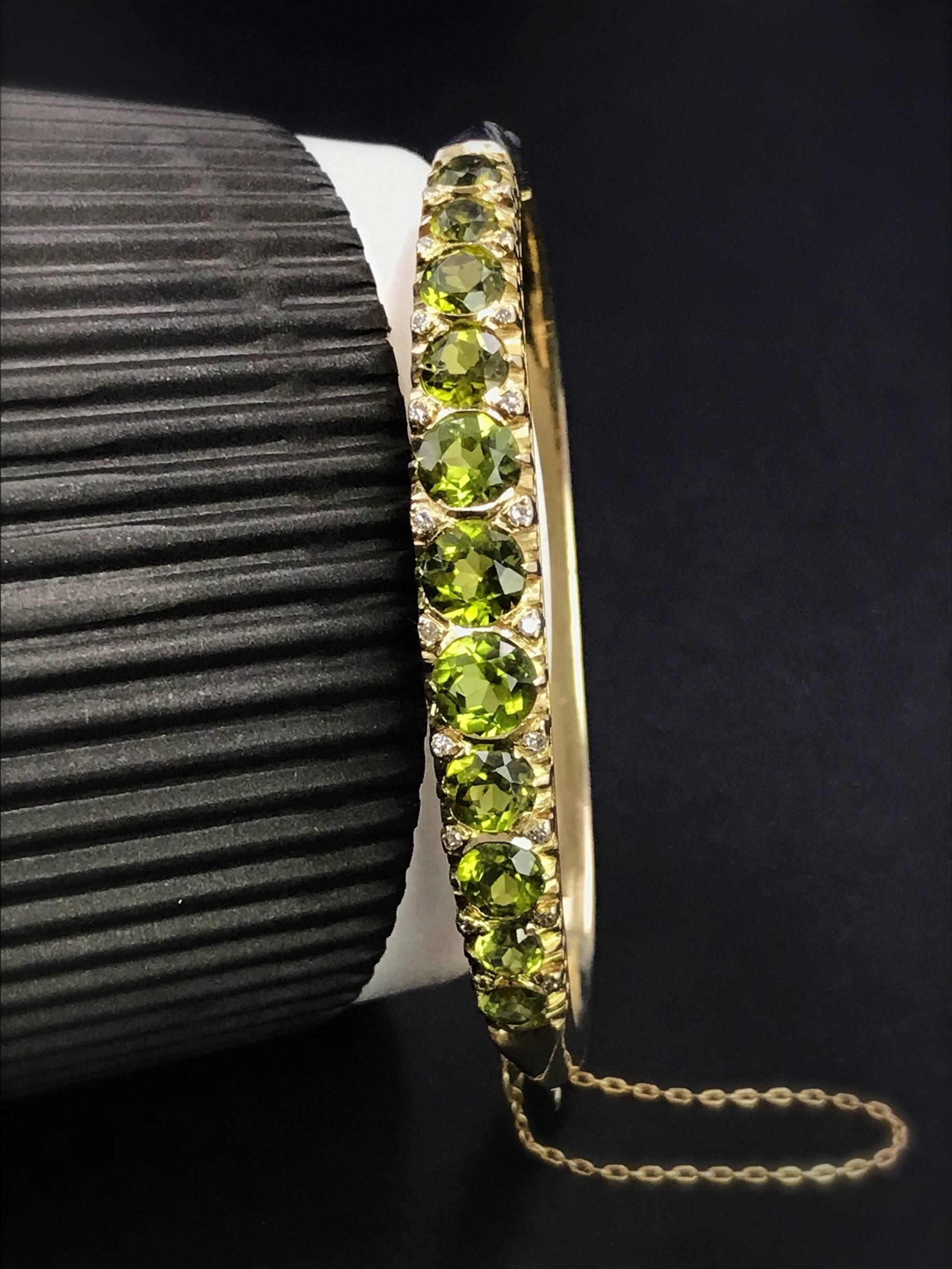 Gold Victorian Peridot and Diamond Bangle Bracelet In Excellent Condition In Birmingham, GB