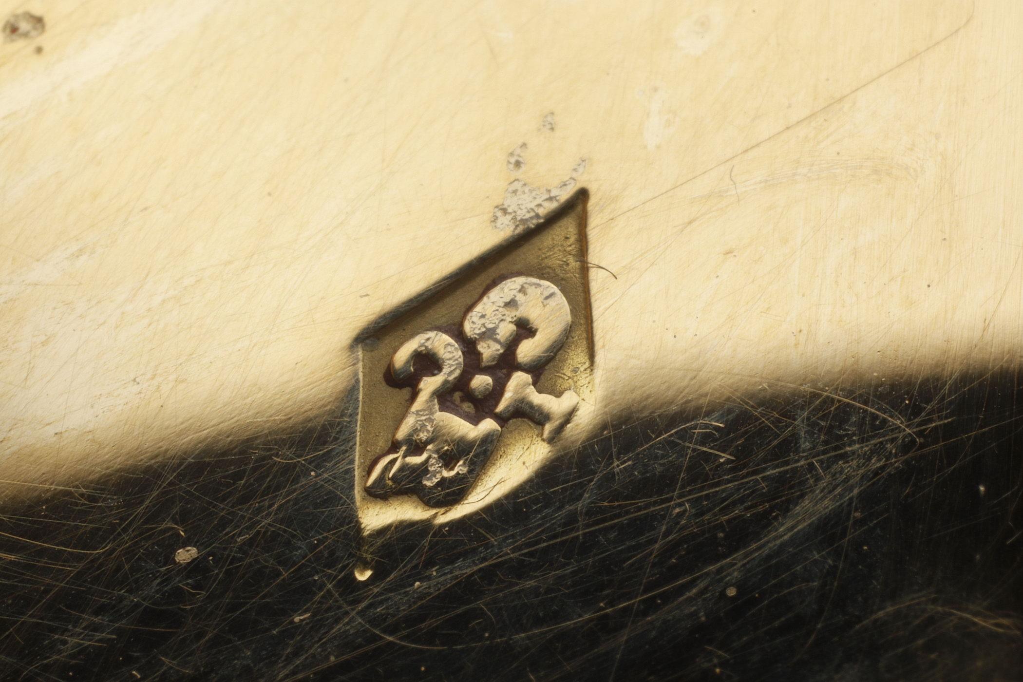 Vinaigrette in oro con perle e smalto, fine del XVIII secolo, opera svizzera in vendita 8