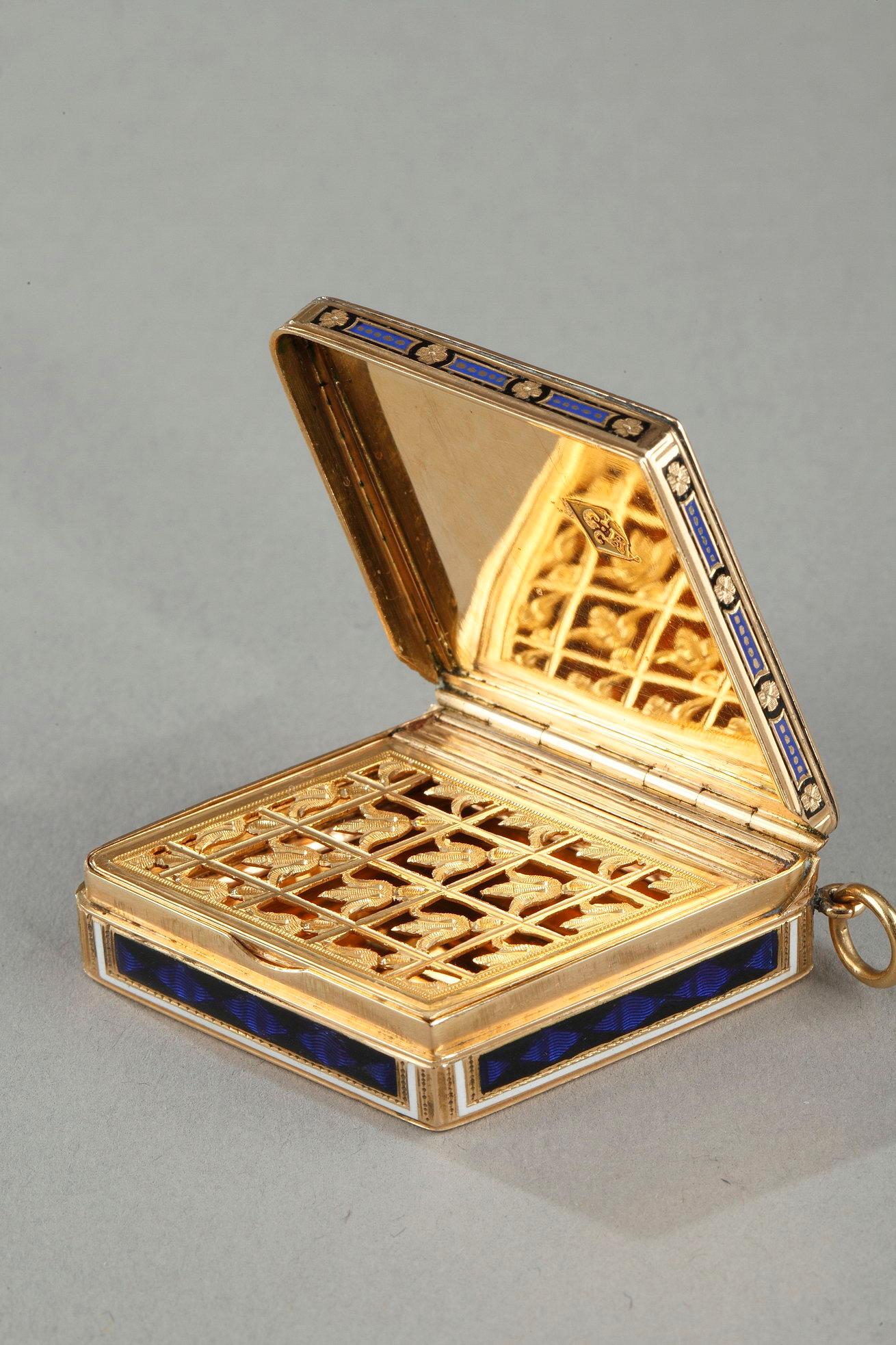 Vinaigrette en or avec perles et émail, oeuvre suisse de la fin du XVIIIe siècle Unisexe en vente