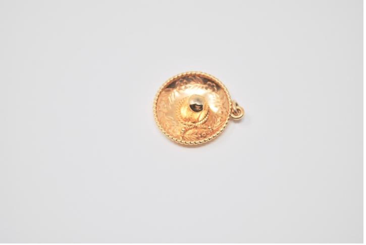 Gold Vintage 18 Karat Mexican Sombrero Charm For Sale 1