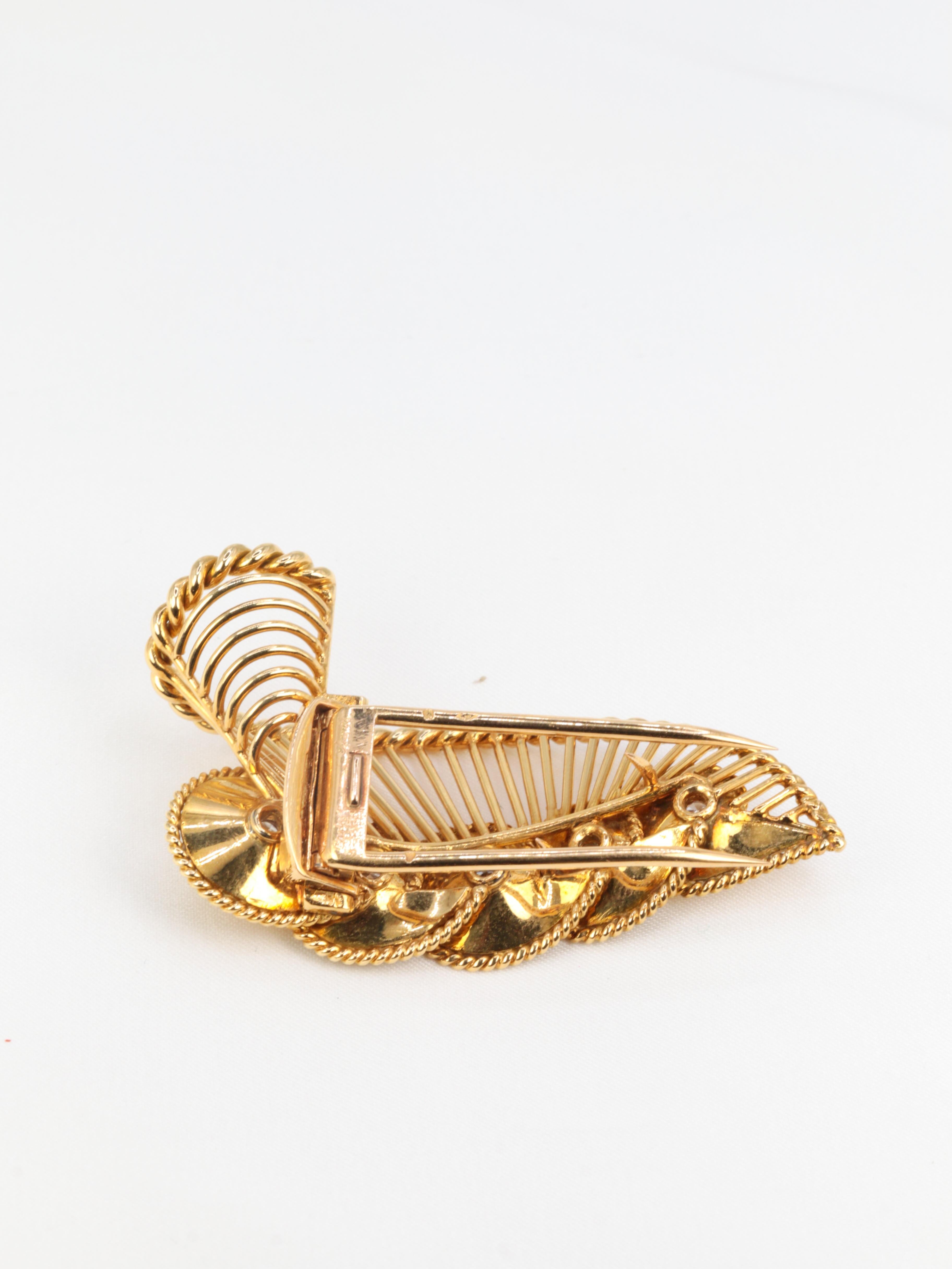 Gold Vintage Cartier Shell Brooch with Diamonds 2